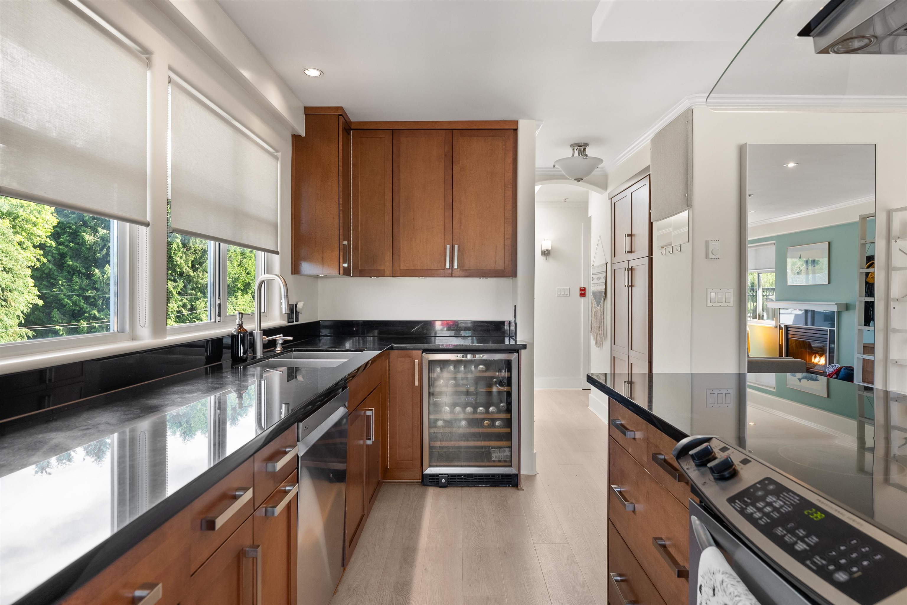 Listing image of 401 29 TEMPLETON DRIVE