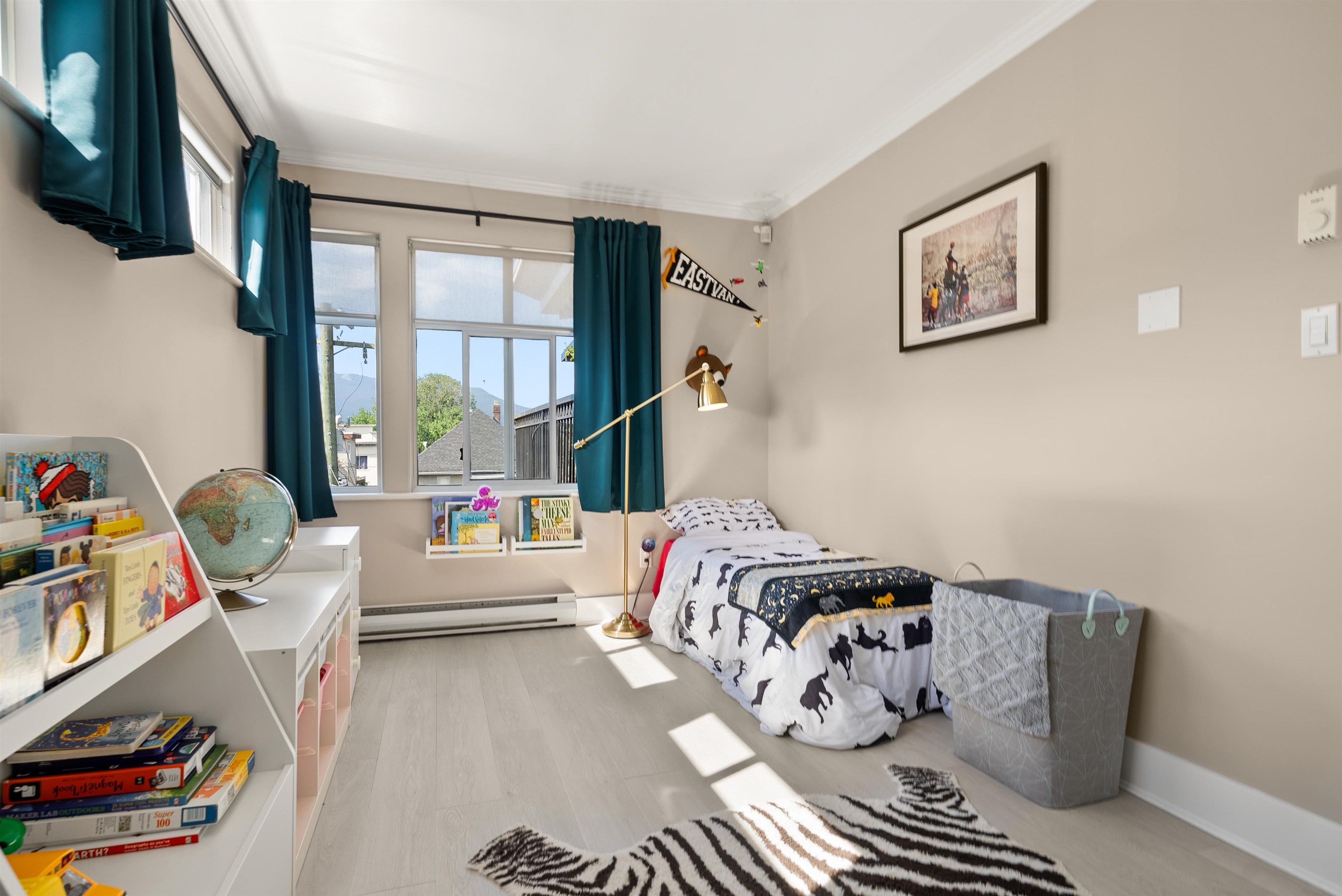 Listing image of 401 29 TEMPLETON DRIVE