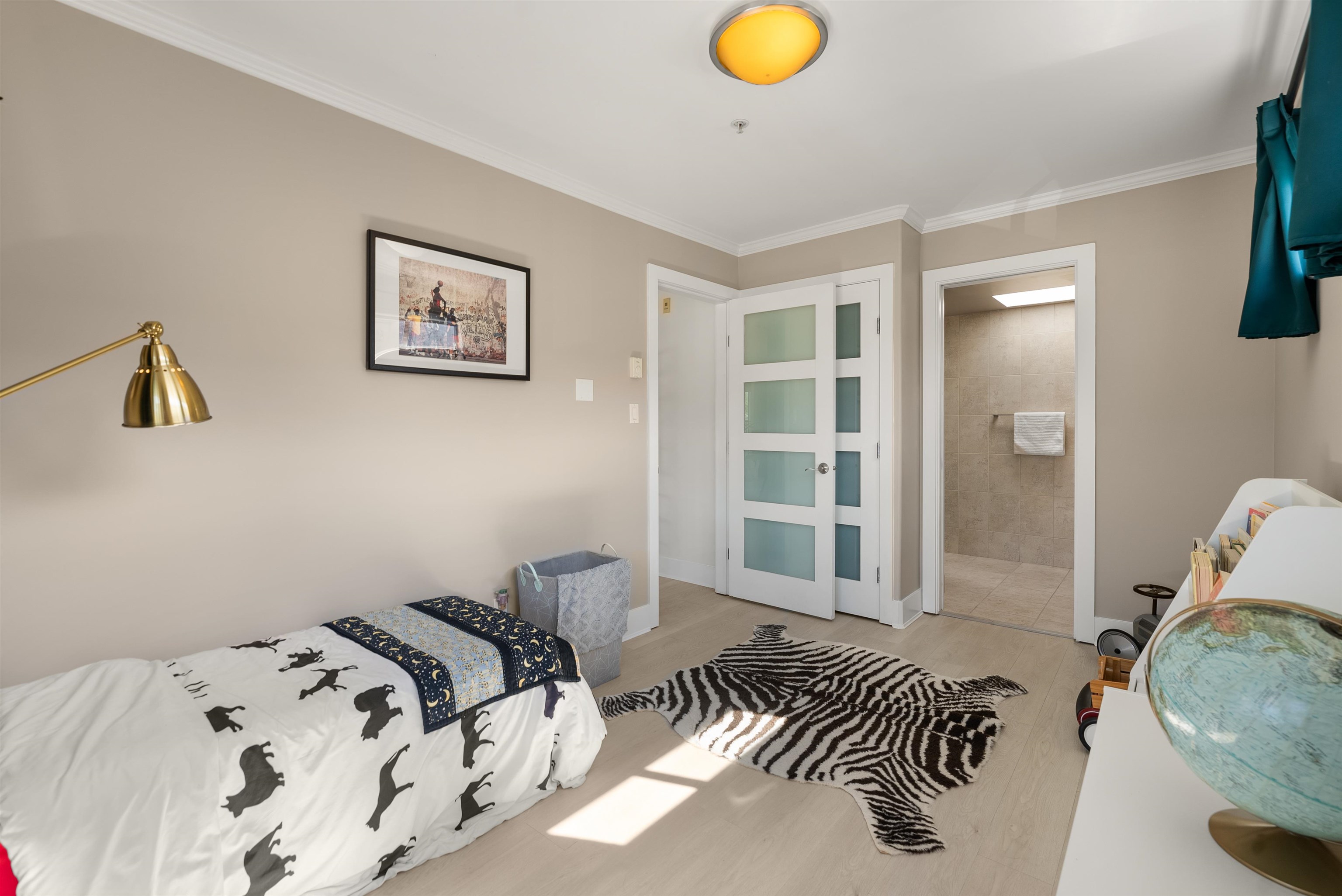 Listing image of 401 29 TEMPLETON DRIVE