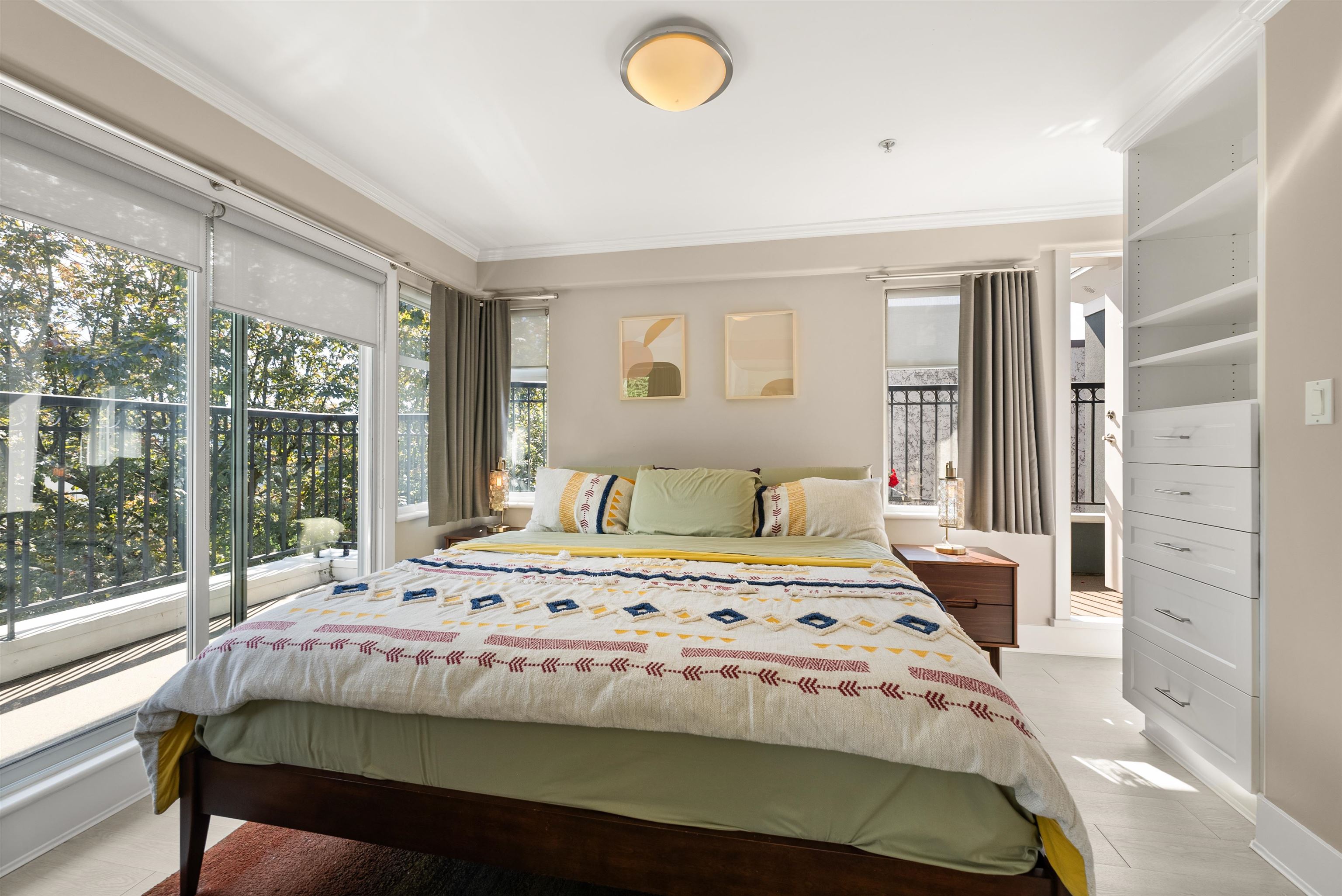 Listing image of 401 29 TEMPLETON DRIVE