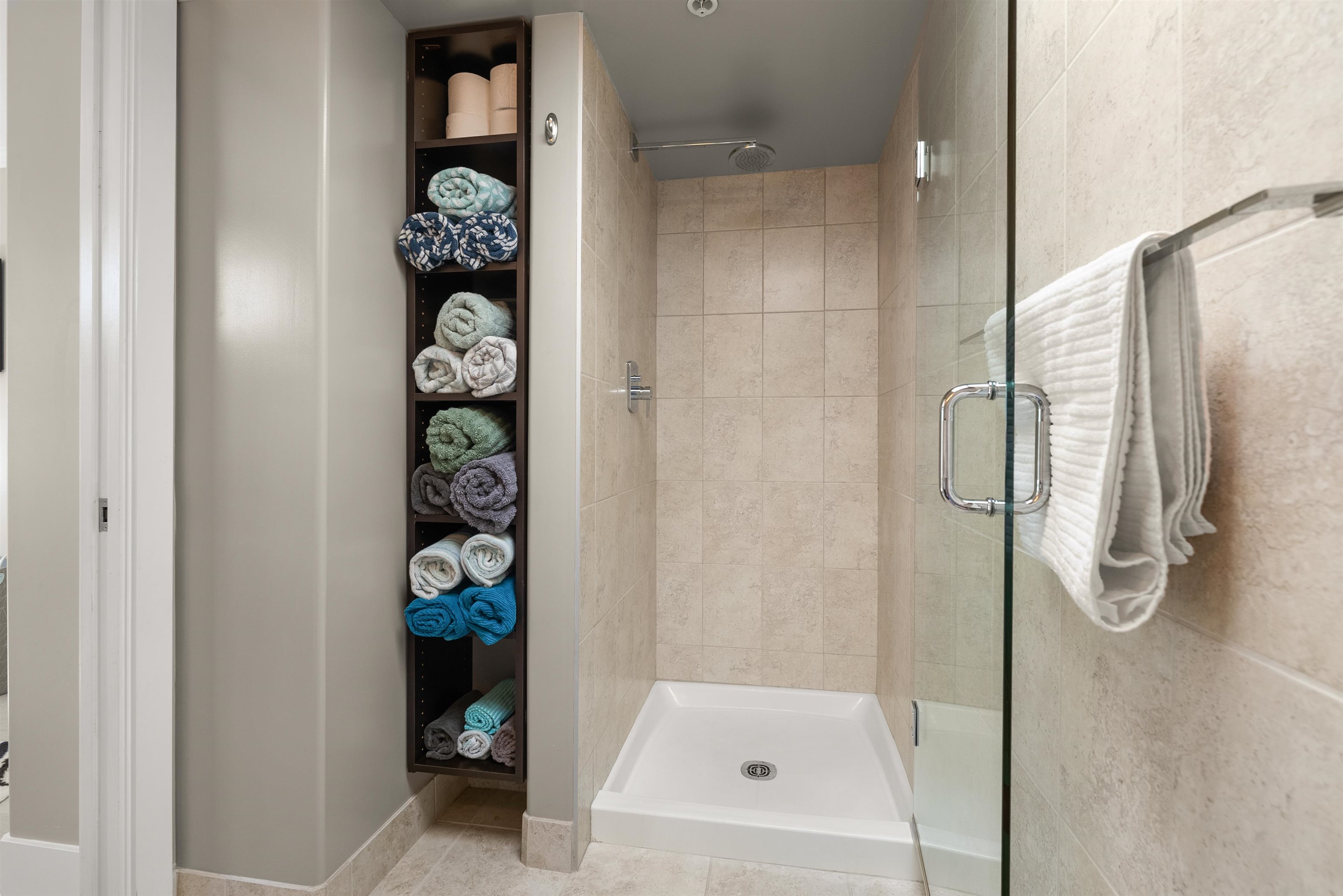 Listing image of 401 29 TEMPLETON DRIVE