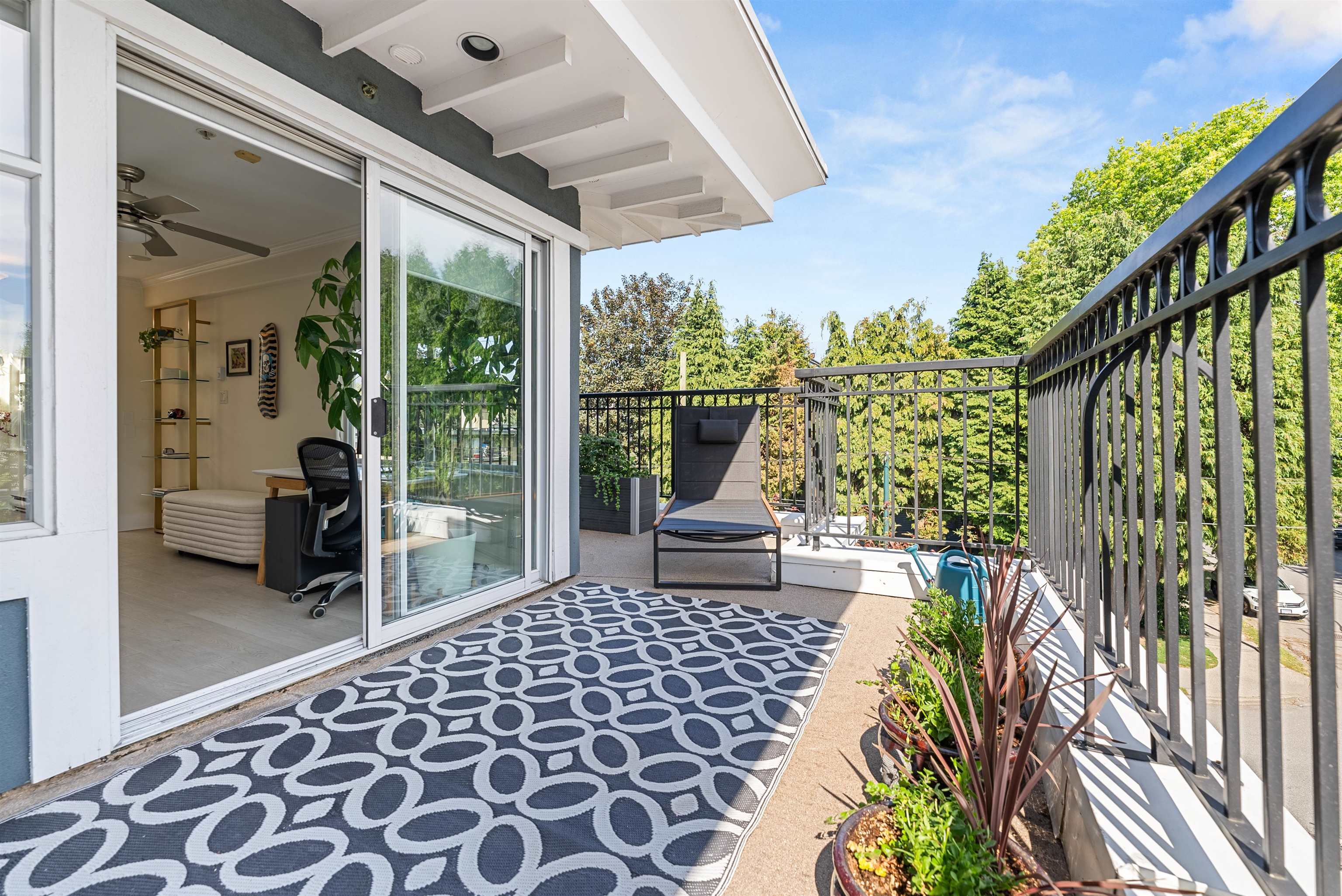Listing image of 401 29 TEMPLETON DRIVE