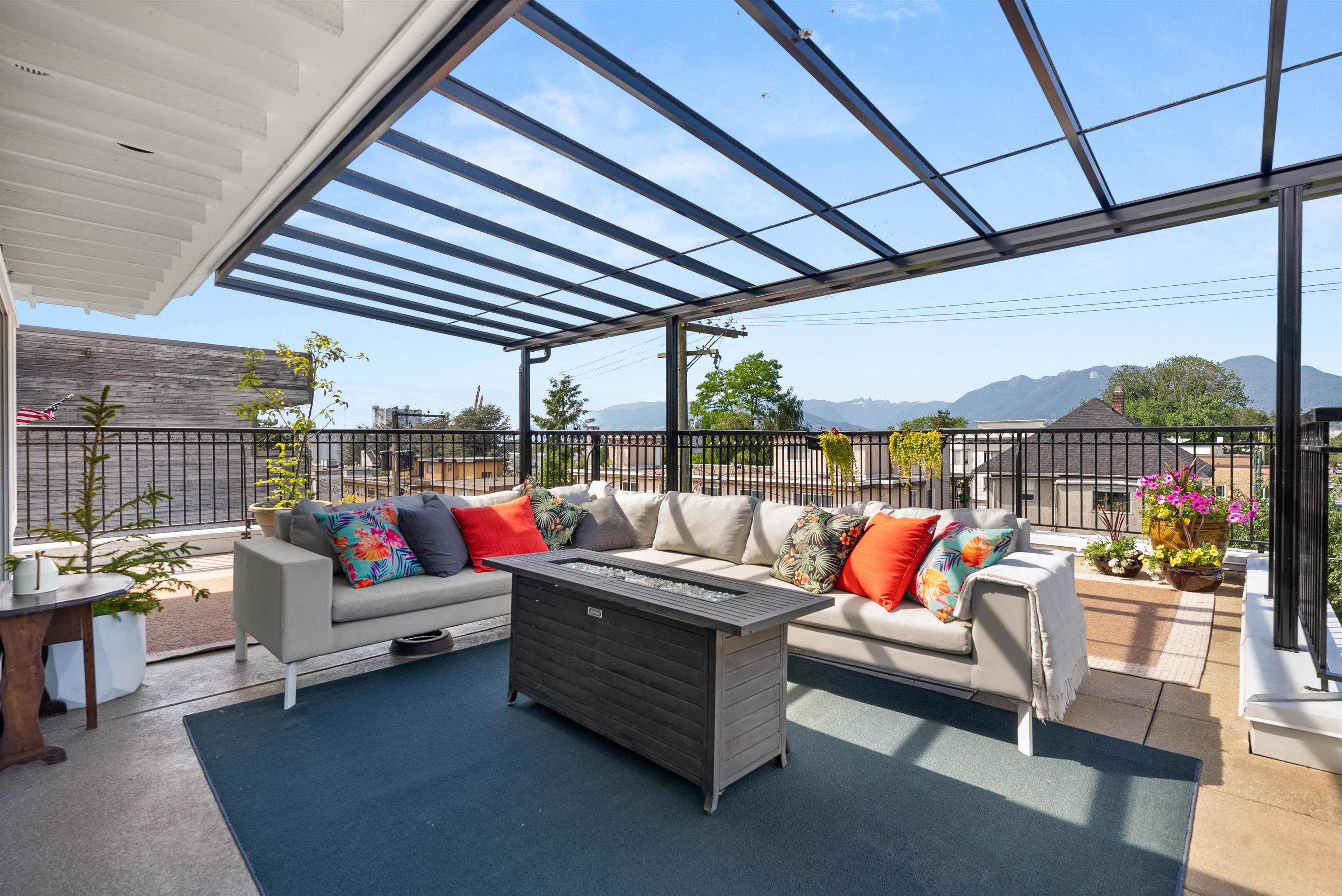 Listing image of 401 29 TEMPLETON DRIVE