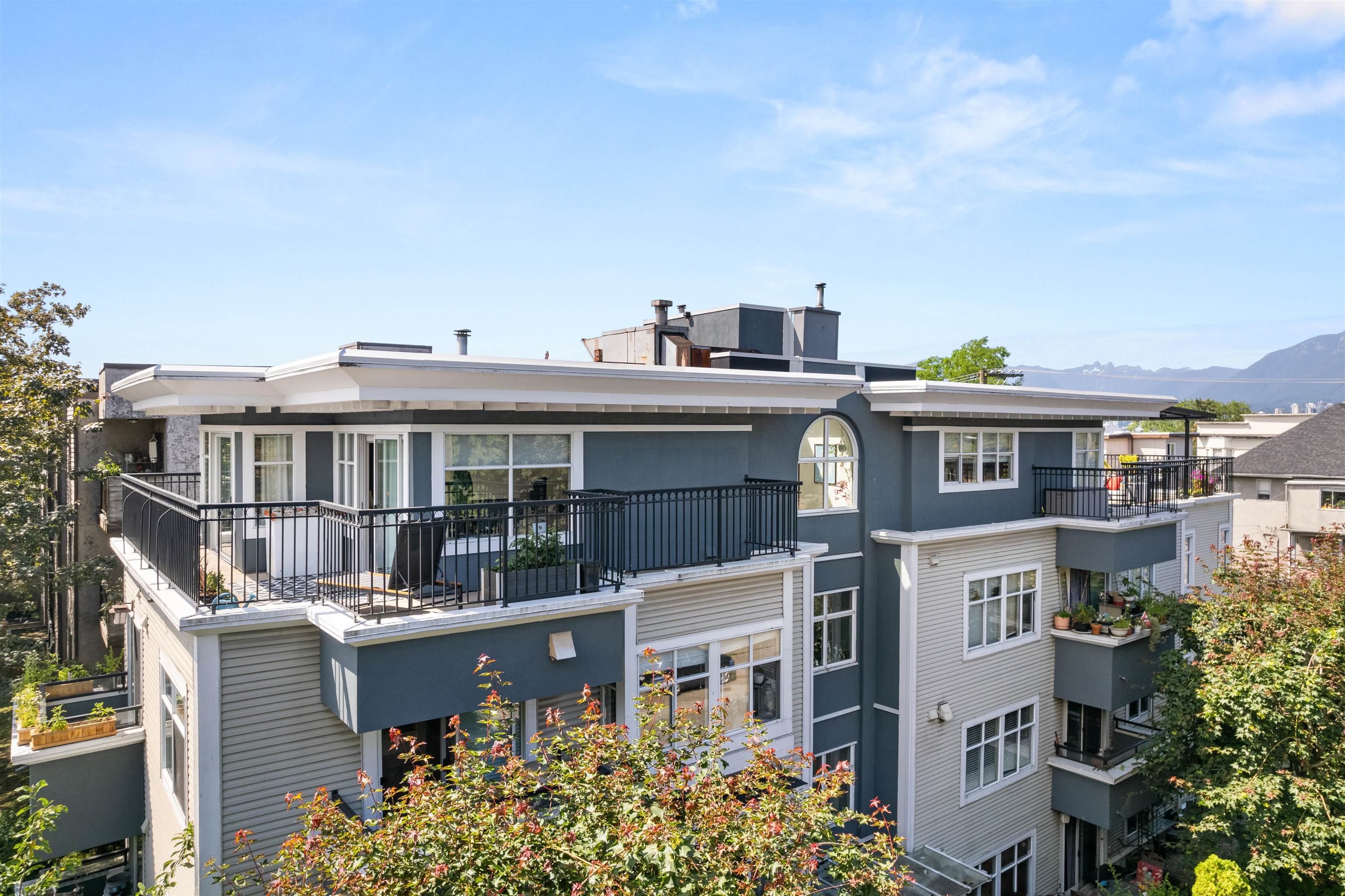 Listing image of 401 29 TEMPLETON DRIVE