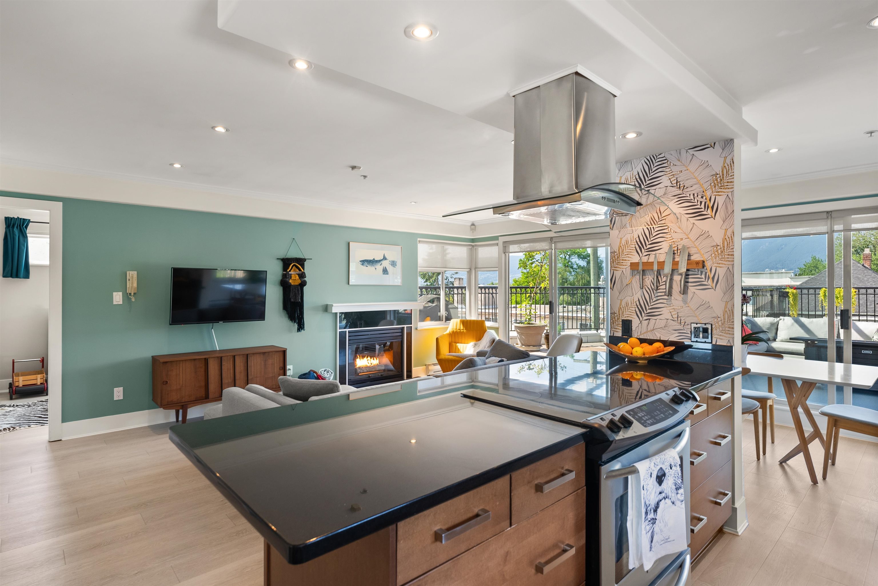 Listing image of 401 29 TEMPLETON DRIVE
