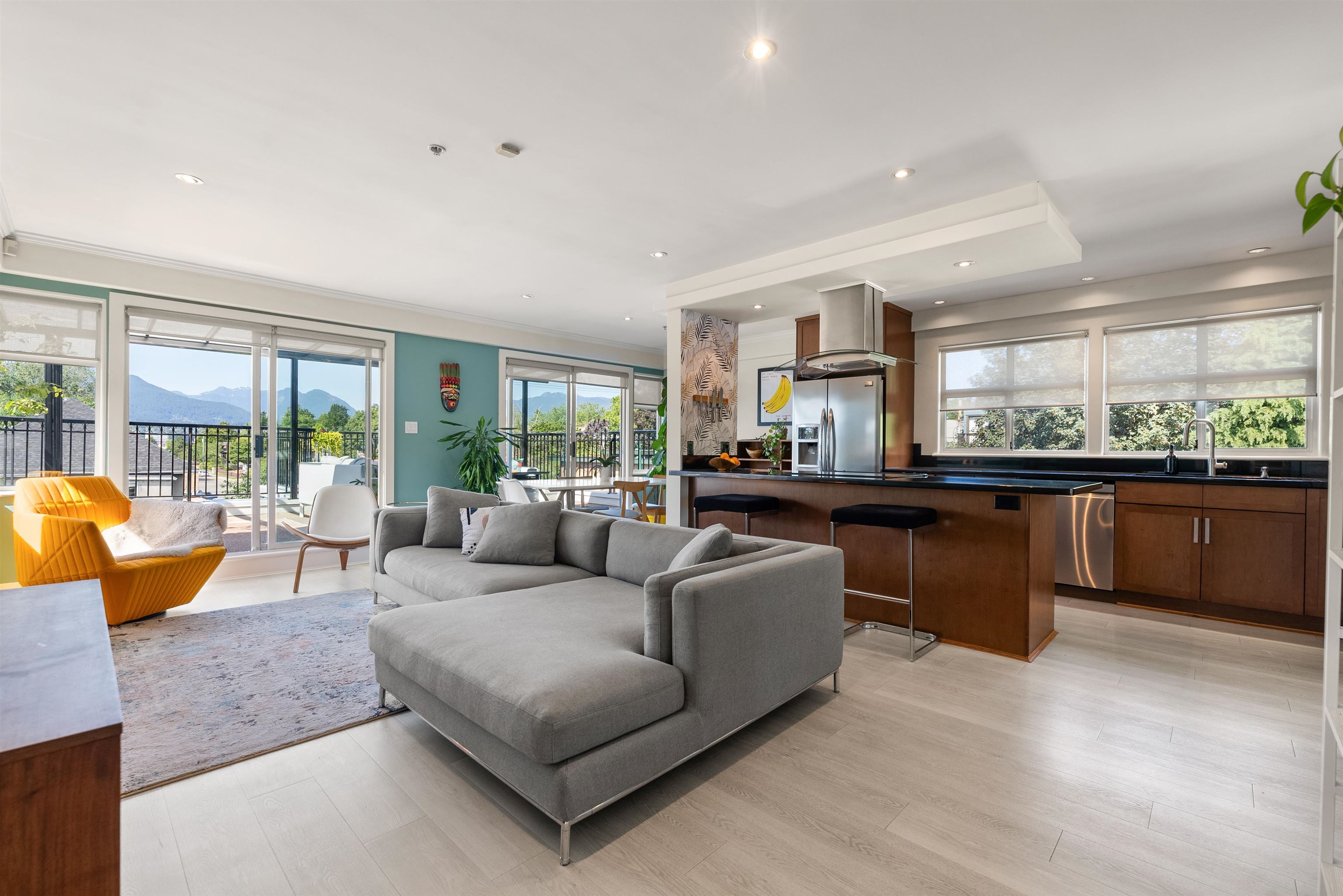 Listing image of 401 29 TEMPLETON DRIVE