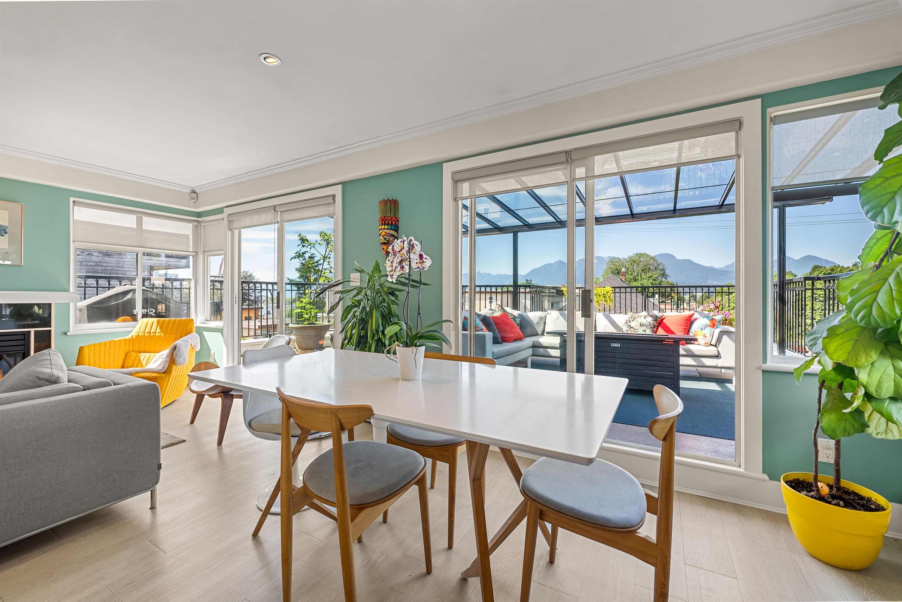 Listing image of 401 29 TEMPLETON DRIVE