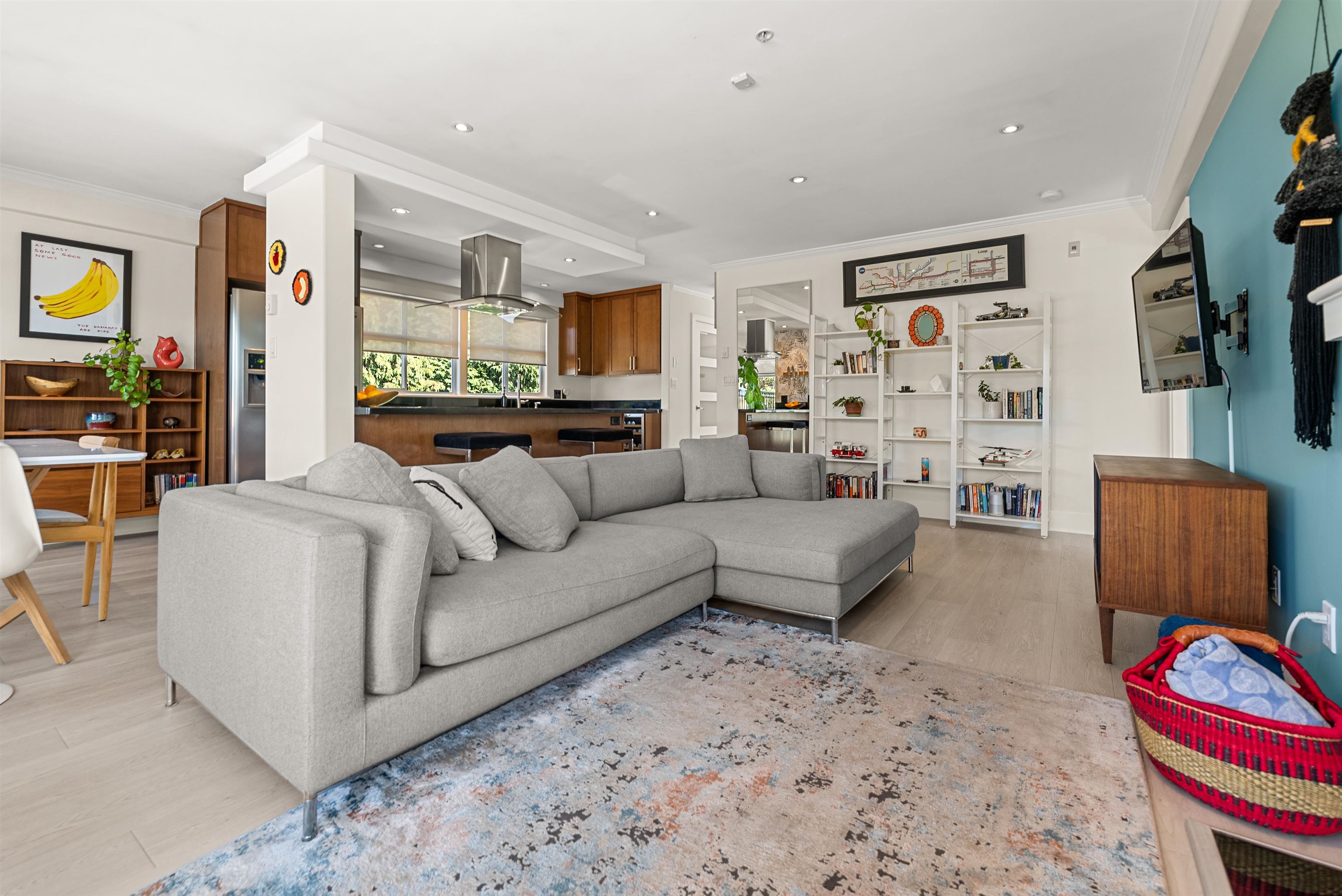 Listing image of 401 29 TEMPLETON DRIVE