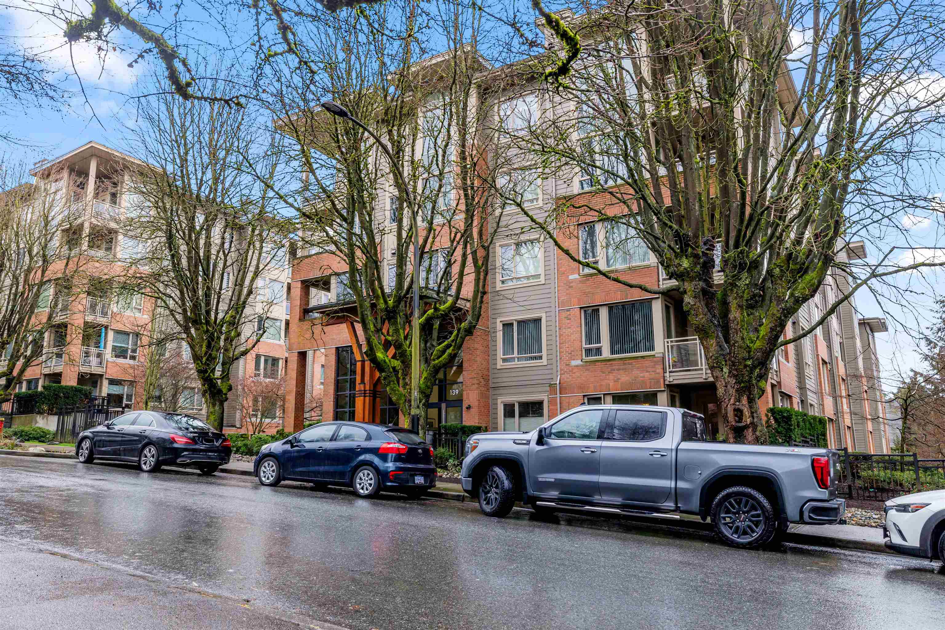 Listing image of 111 139 W 22ND STREET