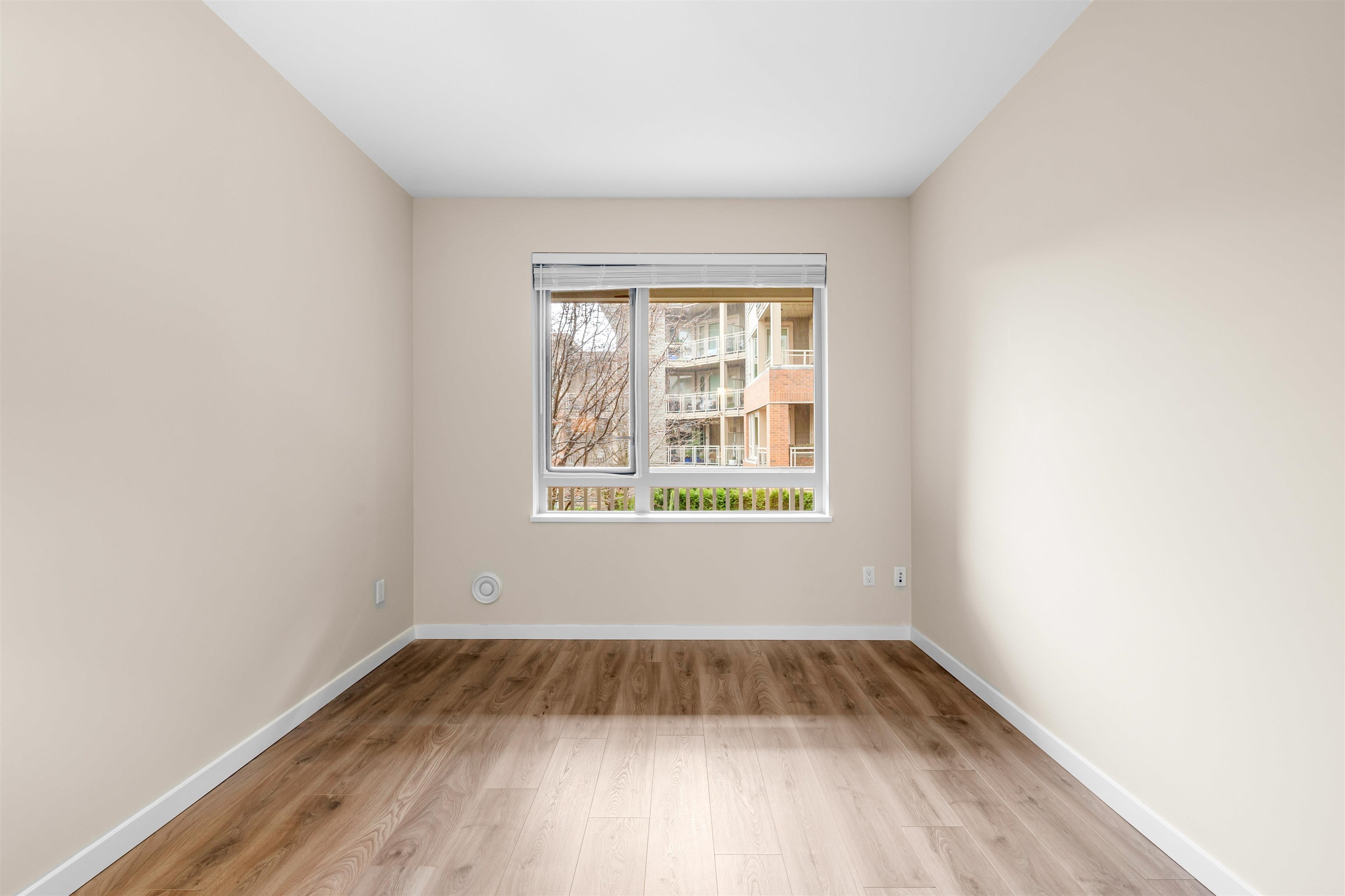 Listing image of 111 139 W 22ND STREET
