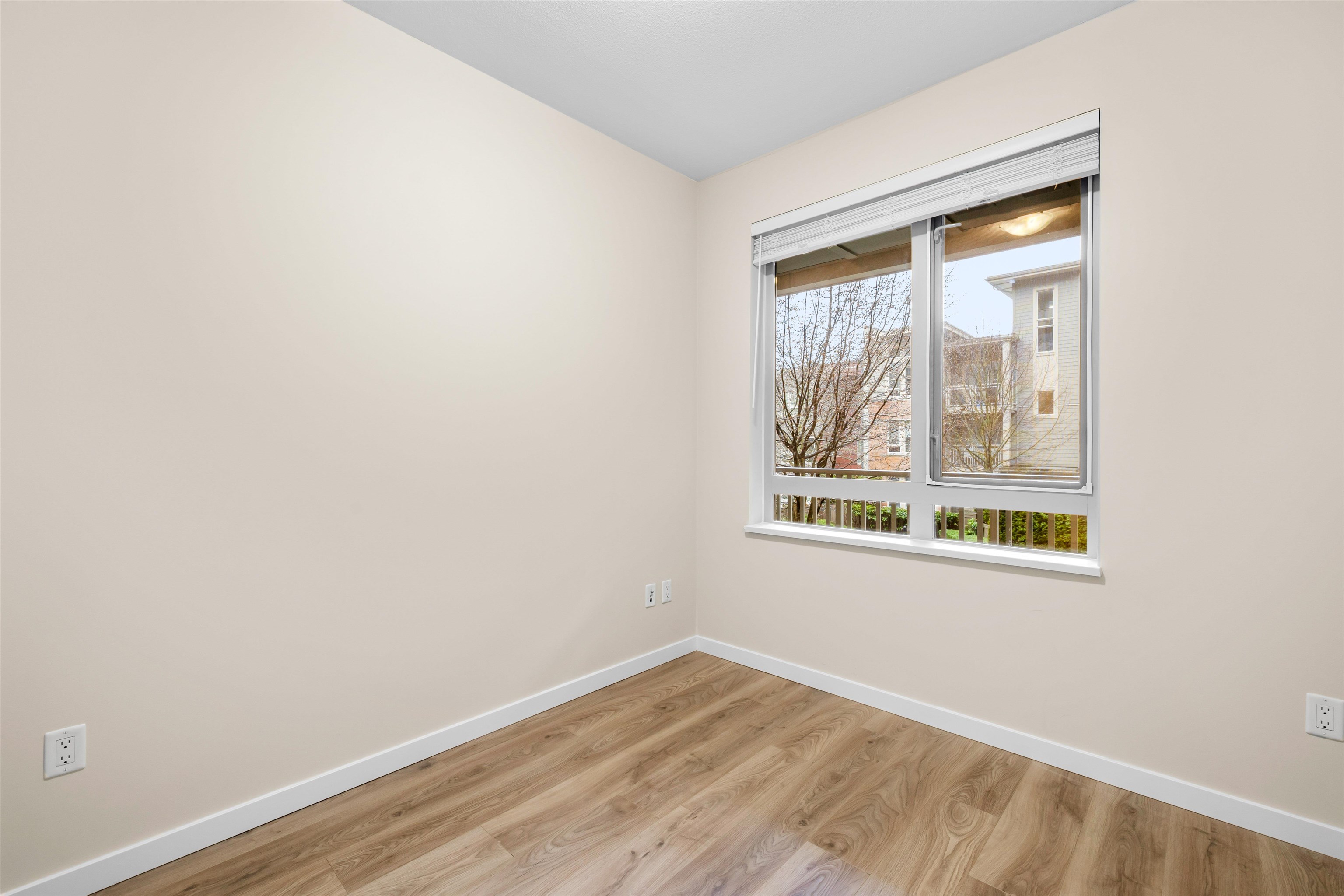 Listing image of 111 139 W 22ND STREET