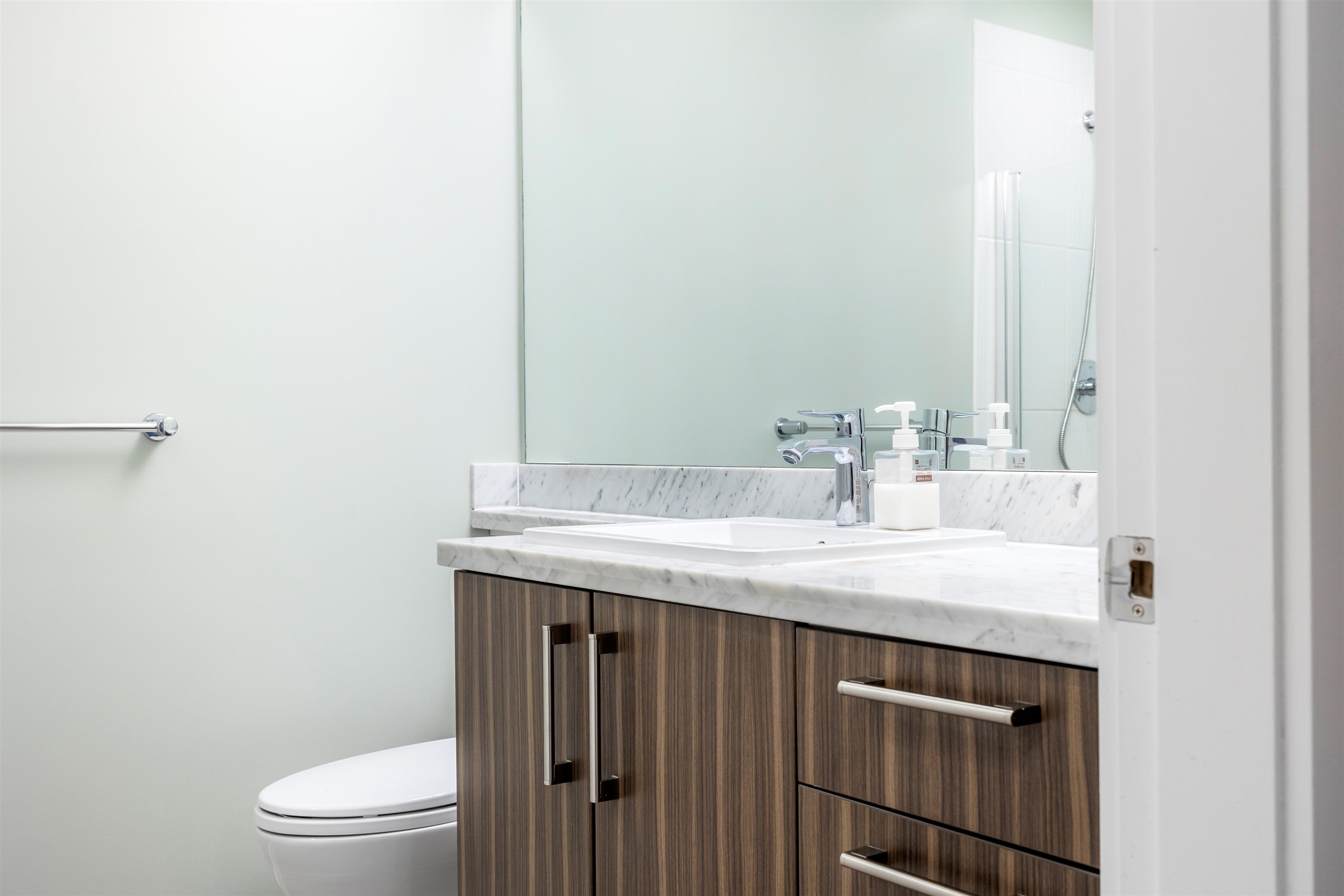 Listing image of 111 139 W 22ND STREET