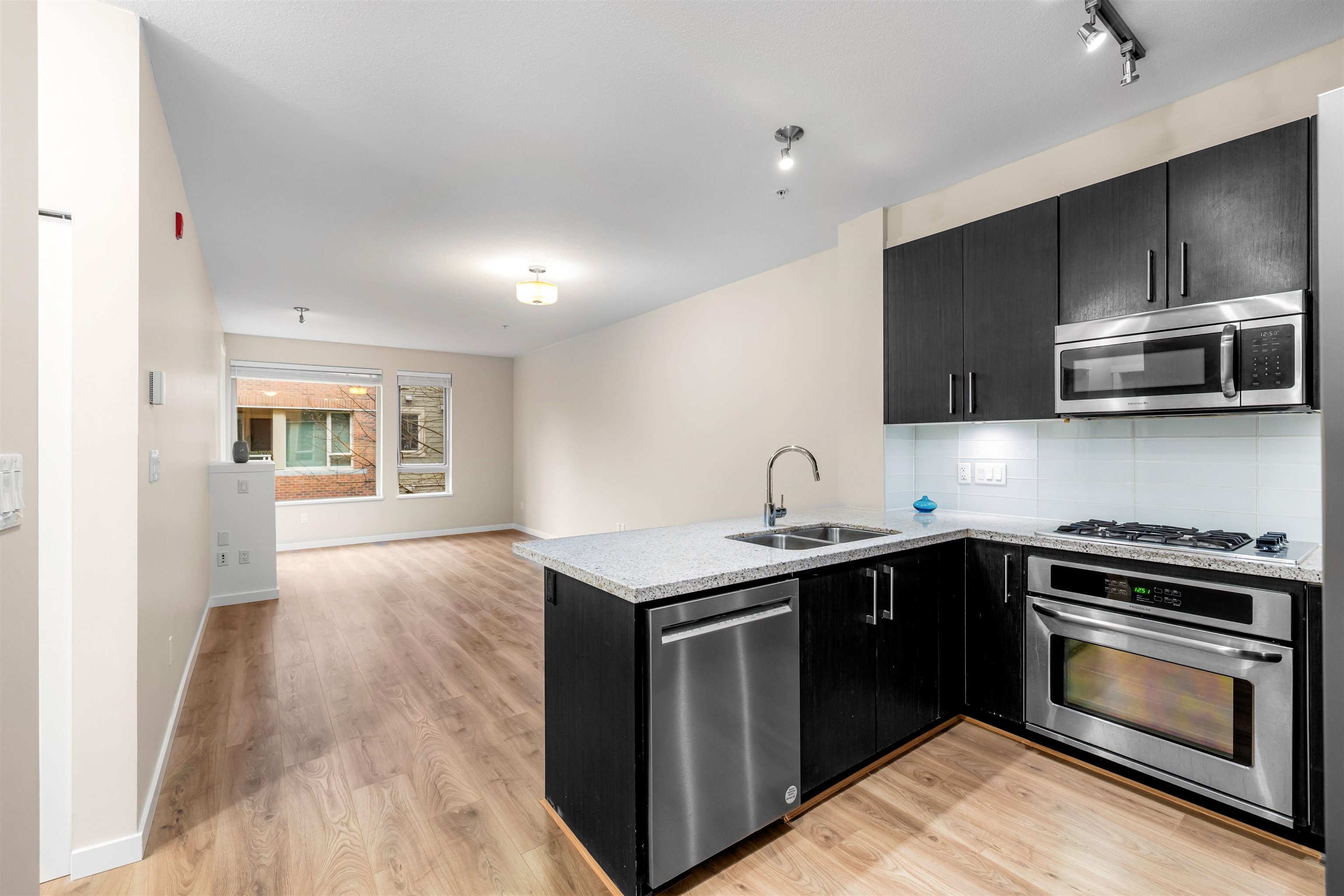 Listing image of 111 139 W 22ND STREET