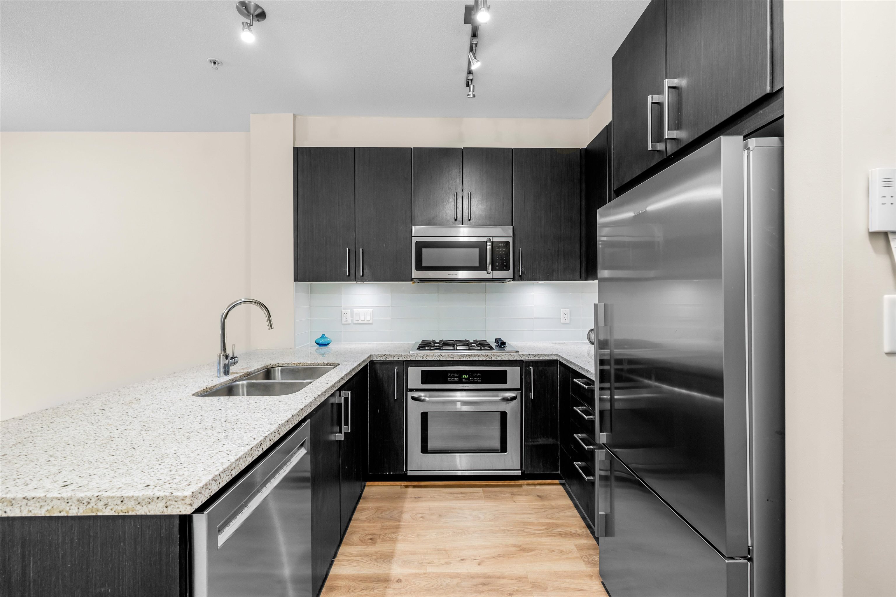 Listing image of 111 139 W 22ND STREET