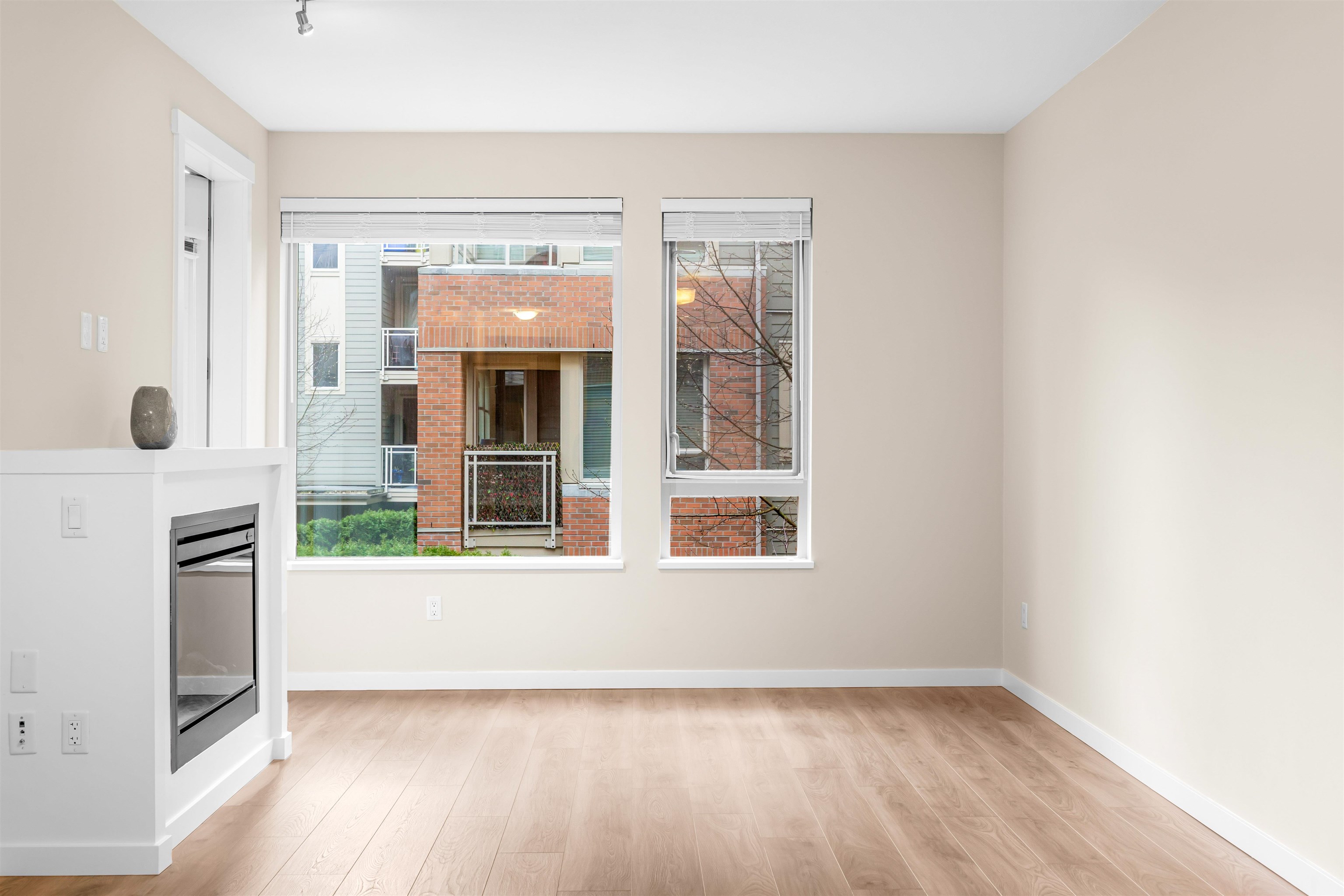 Listing image of 111 139 W 22ND STREET