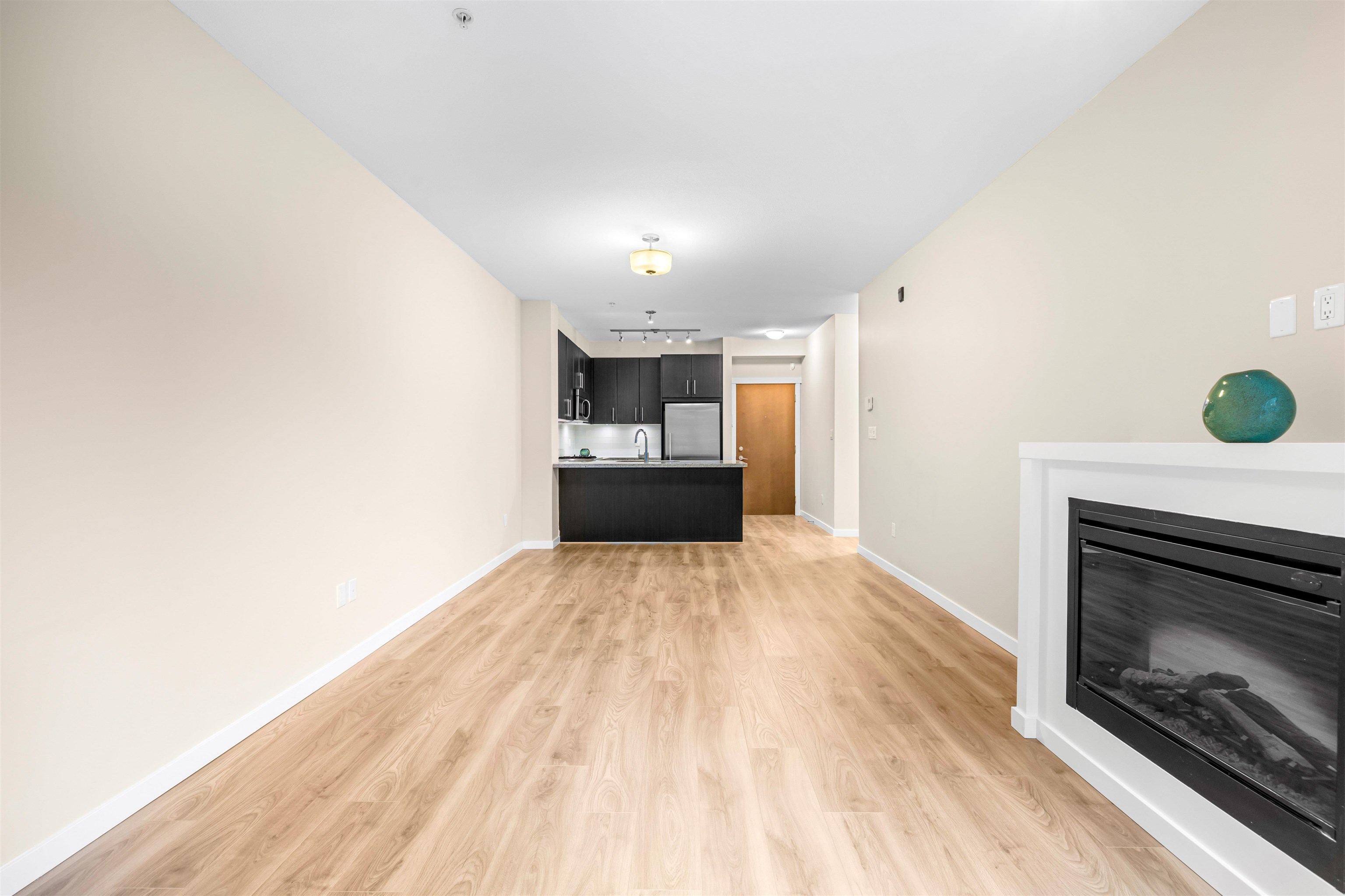 Listing image of 111 139 W 22ND STREET