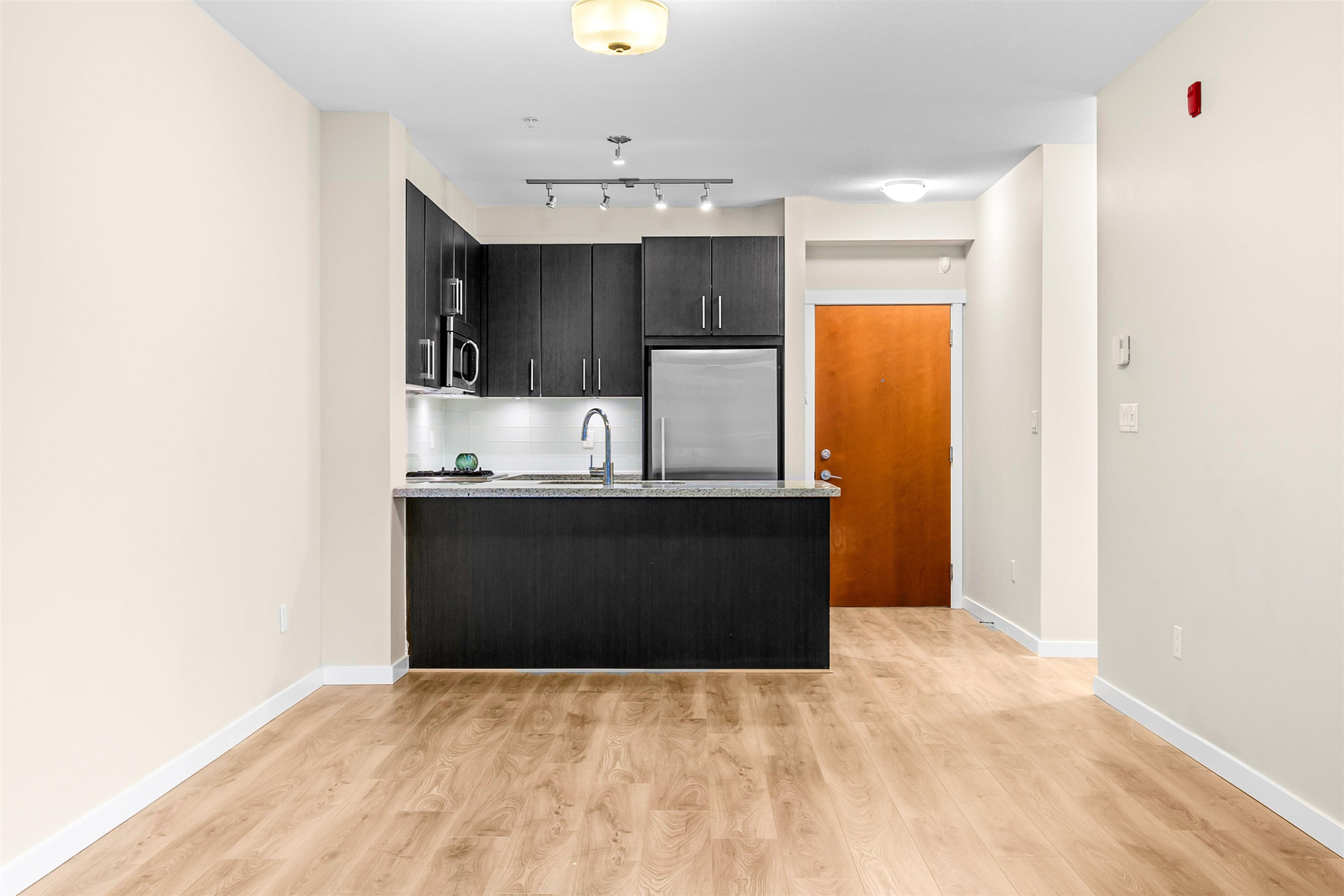 Listing image of 111 139 W 22ND STREET