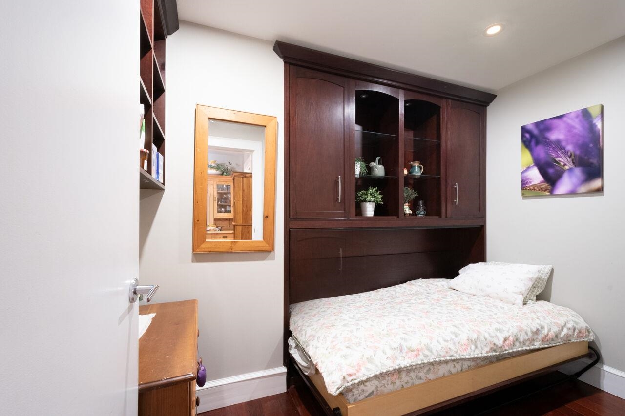 Listing image of 21 1180 25TH STREET