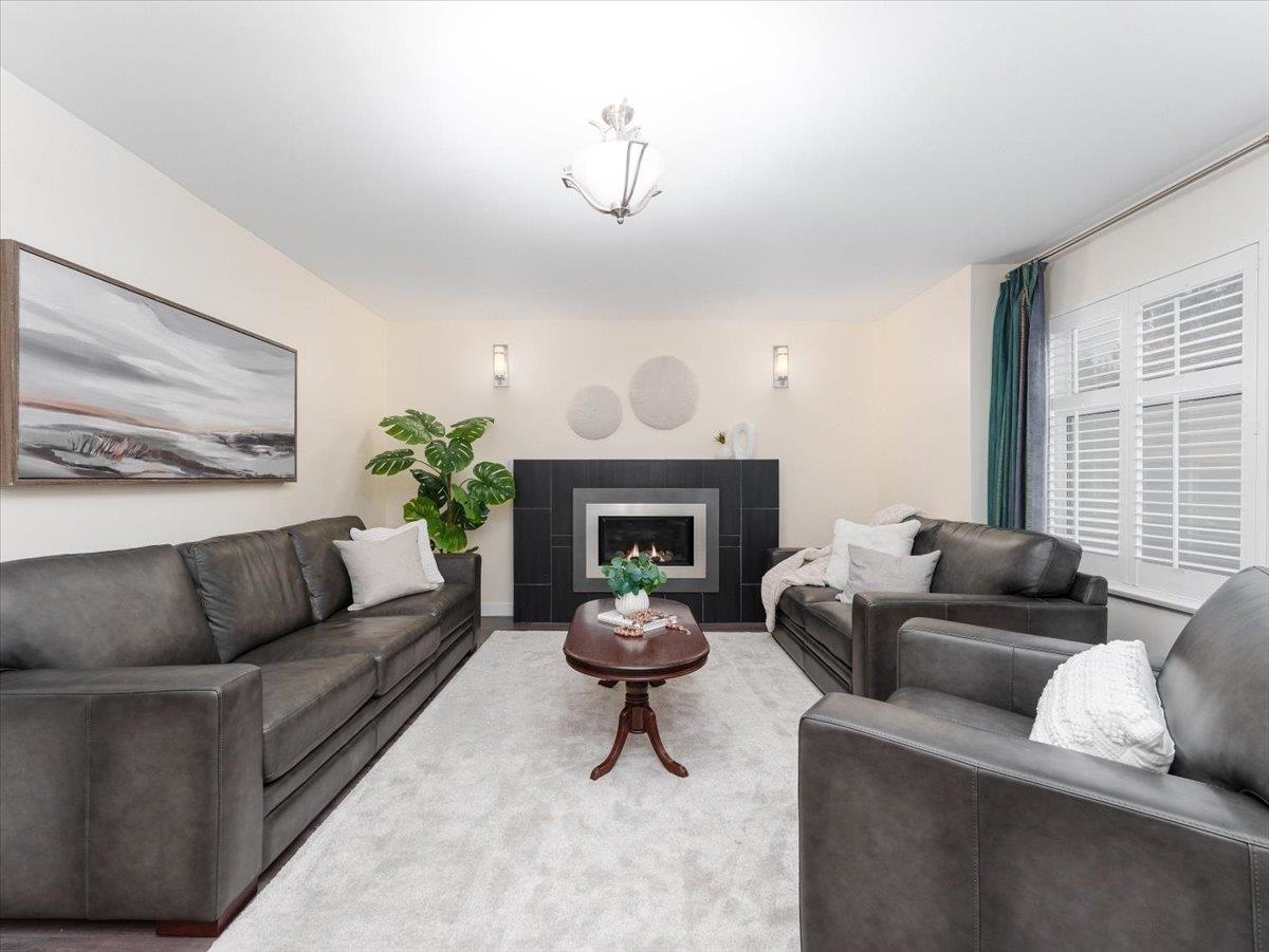 Listing image of 983 CANYON BOULEVARD