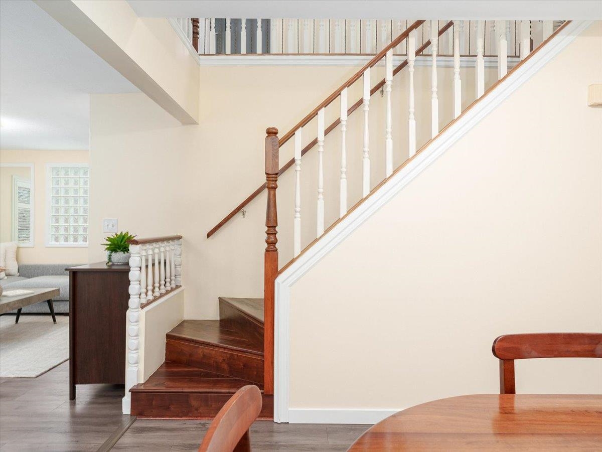 Listing image of 983 CANYON BOULEVARD