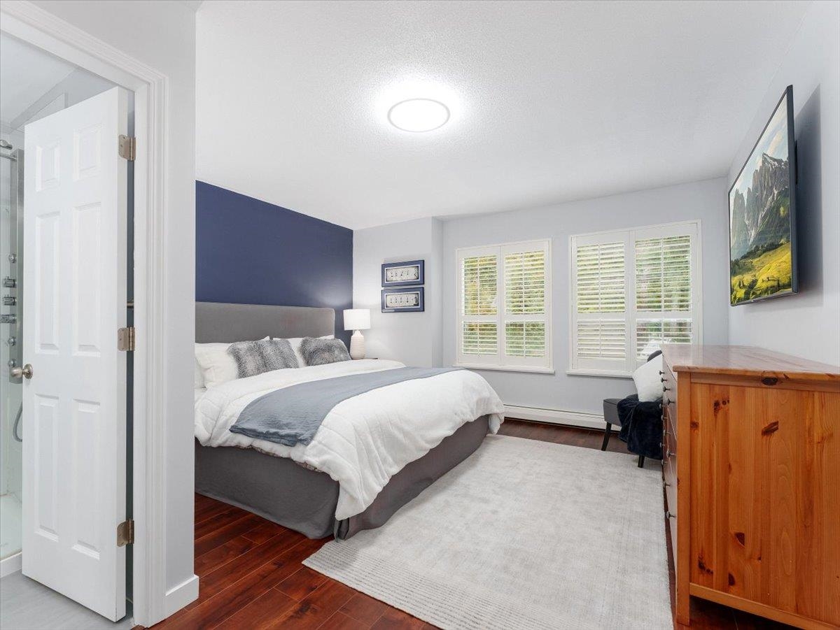 Listing image of 983 CANYON BOULEVARD