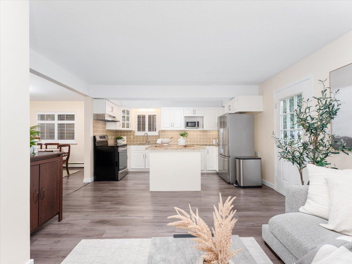 Listing image of 983 CANYON BOULEVARD