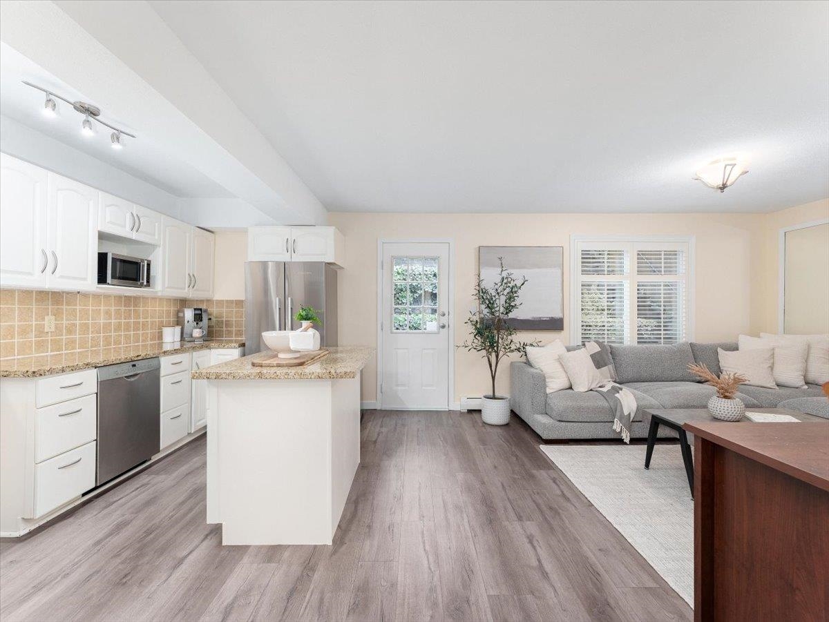Listing image of 983 CANYON BOULEVARD
