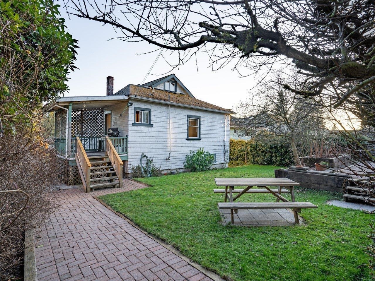 Listing image of 1156 ADDERLEY STREET