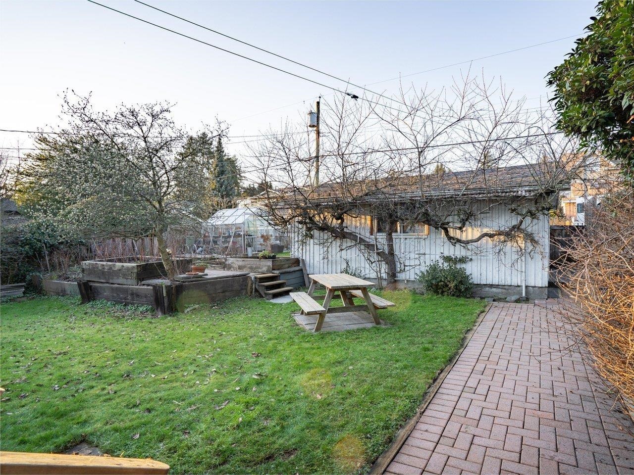 Listing image of 1156 ADDERLEY STREET