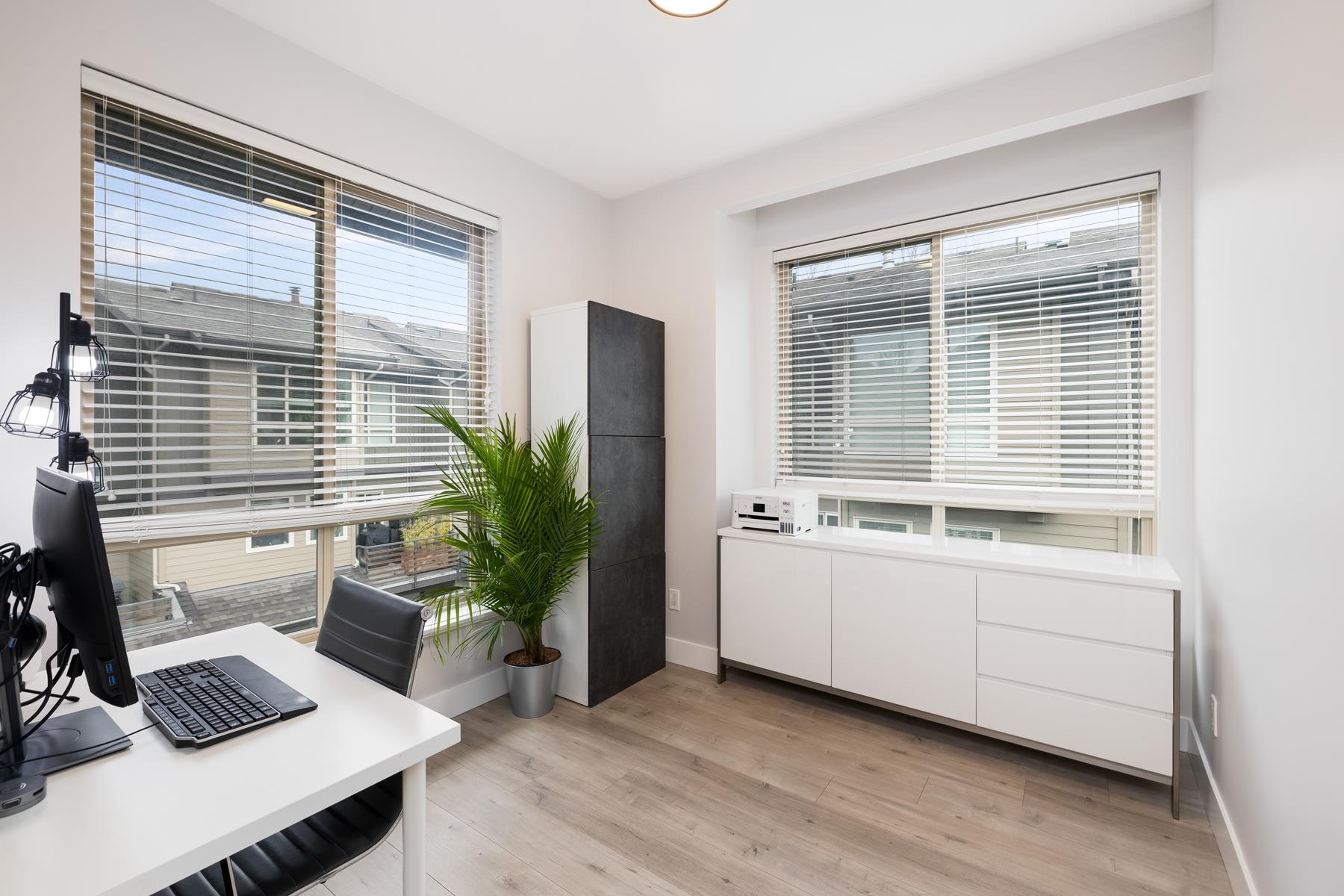 Listing image of 9 897 PREMIER STREET