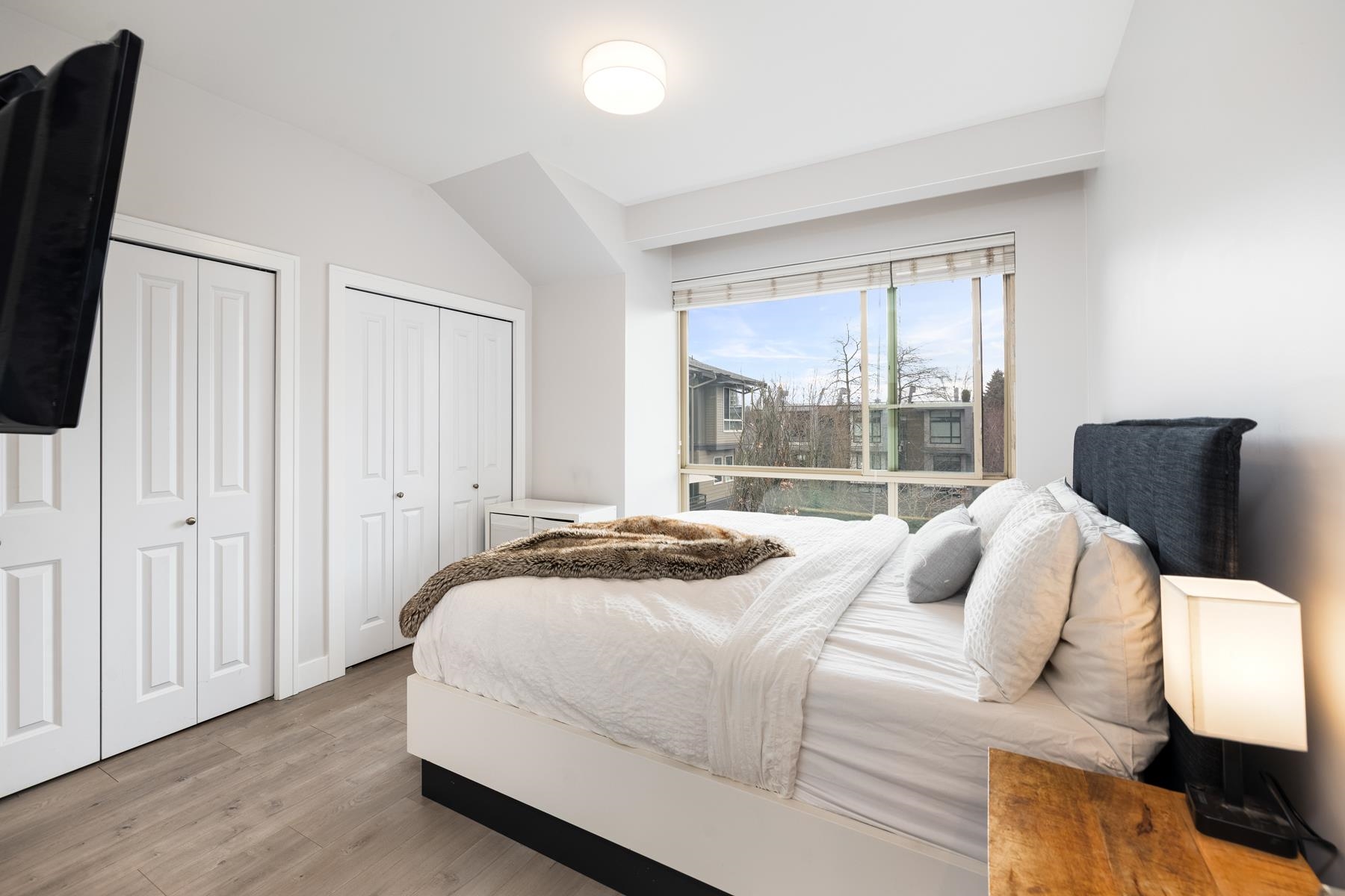 Listing image of 9 897 PREMIER STREET