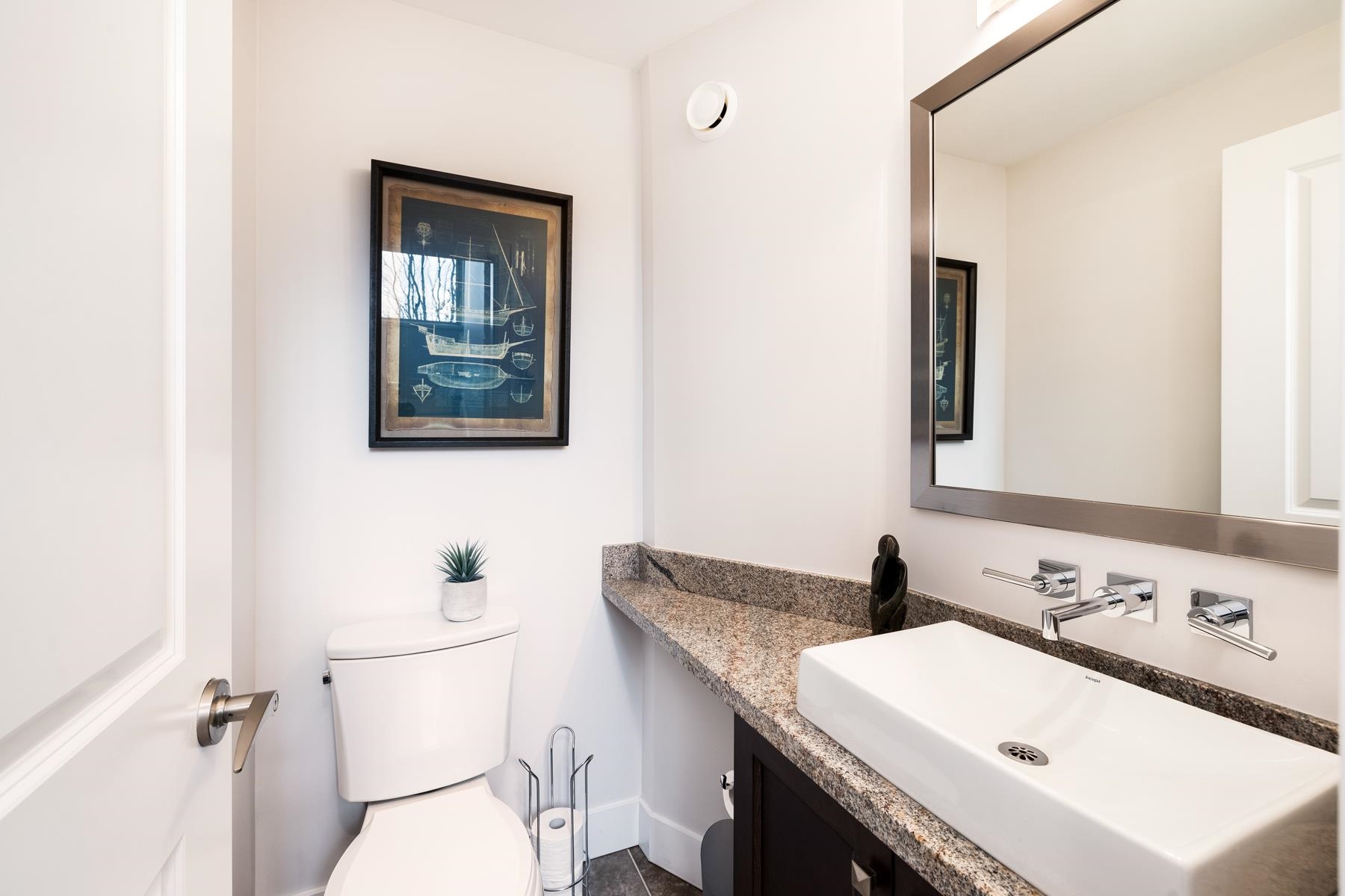 Listing image of 9 897 PREMIER STREET