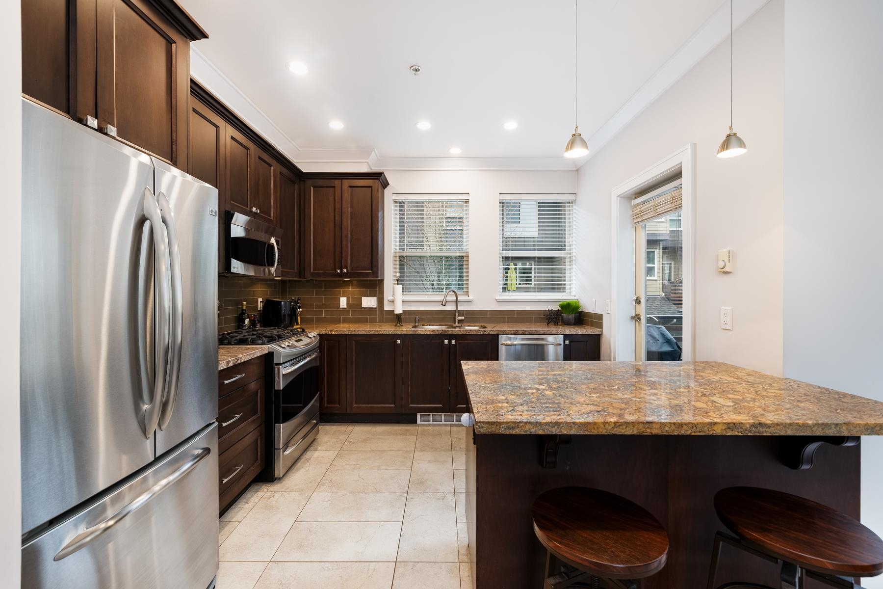 Listing image of 9 897 PREMIER STREET