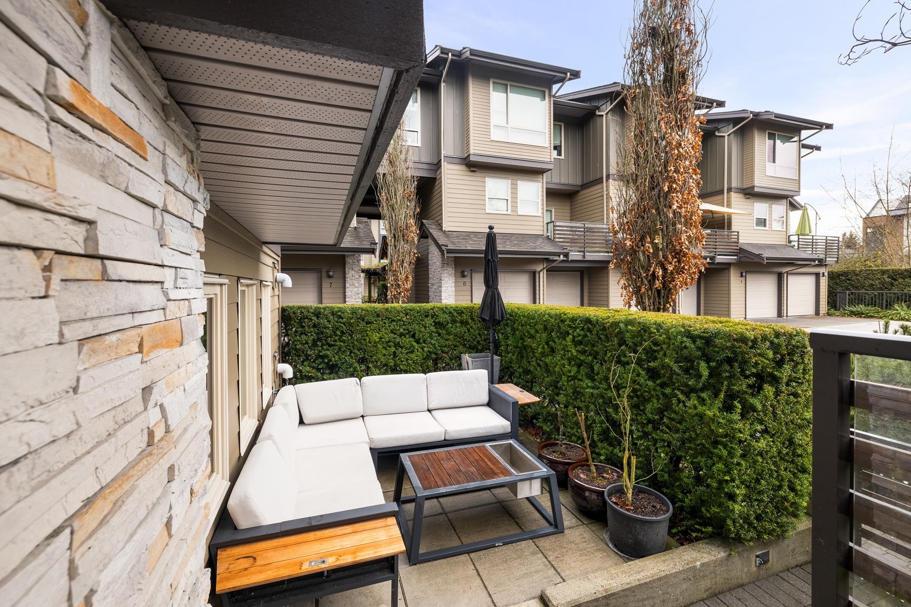 Listing image of 9 897 PREMIER STREET