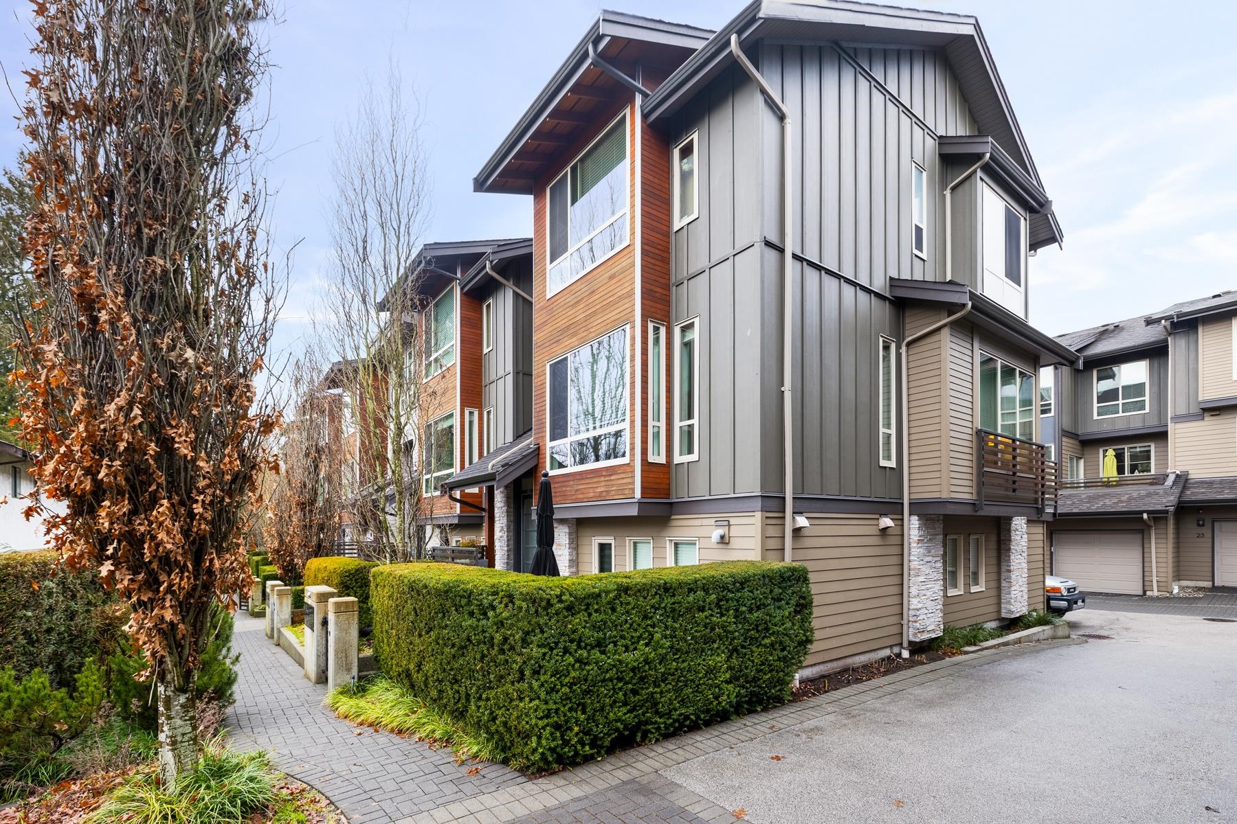 Listing image of 9 897 PREMIER STREET