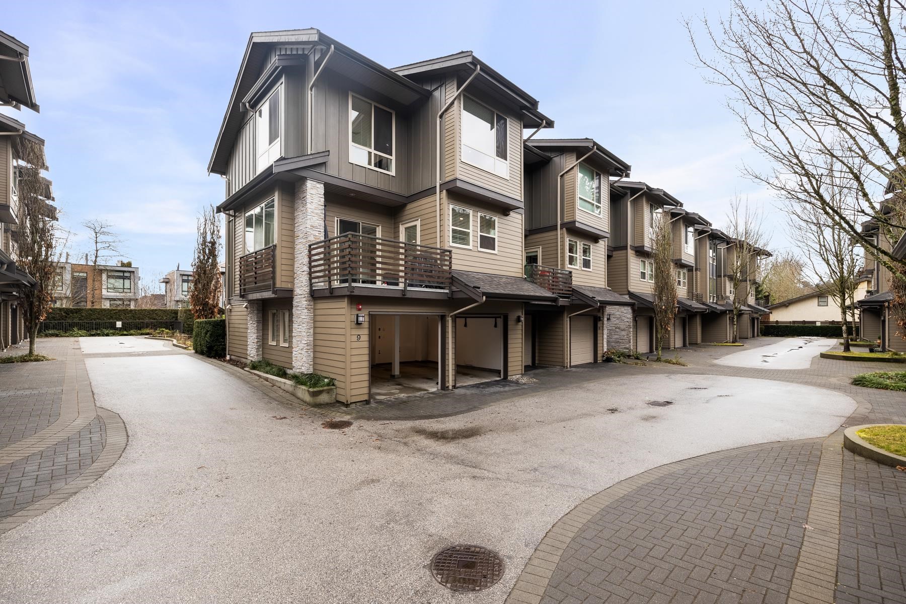Listing image of 9 897 PREMIER STREET