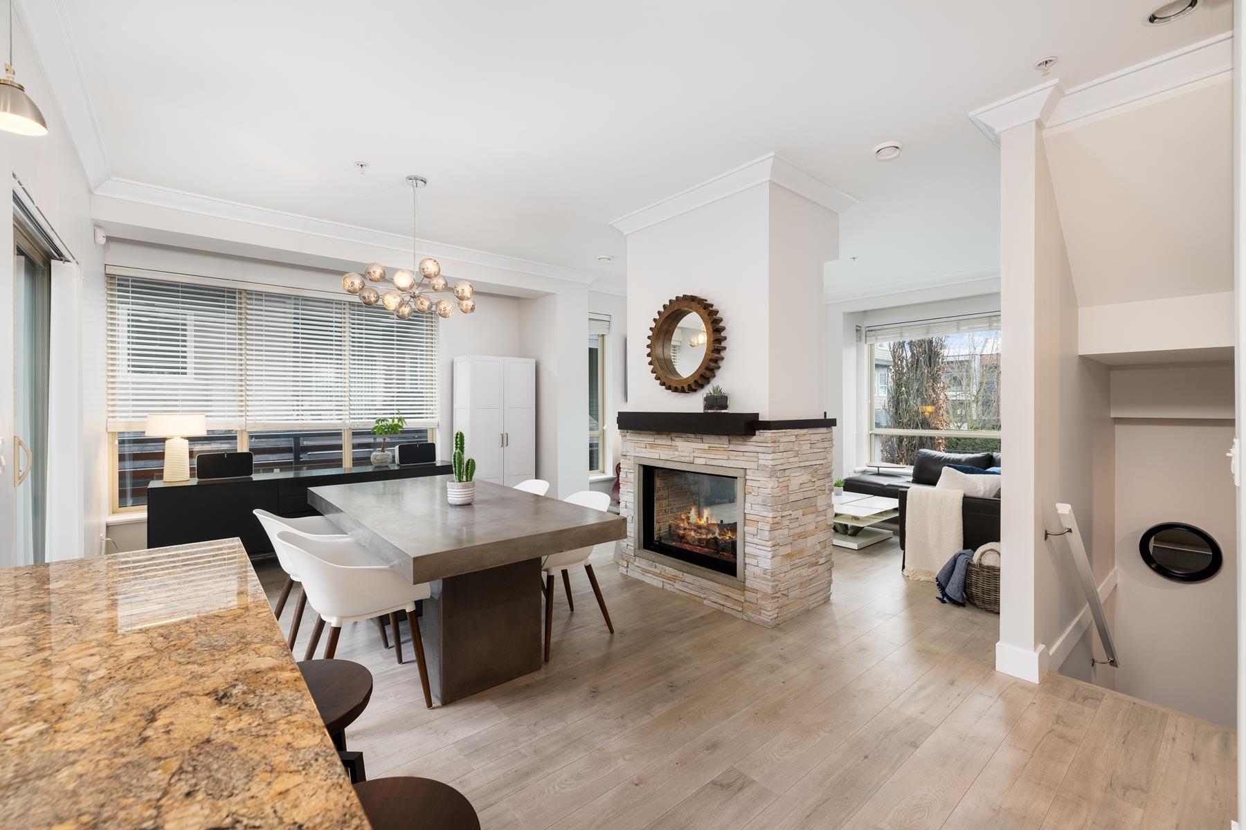 Listing image of 9 897 PREMIER STREET