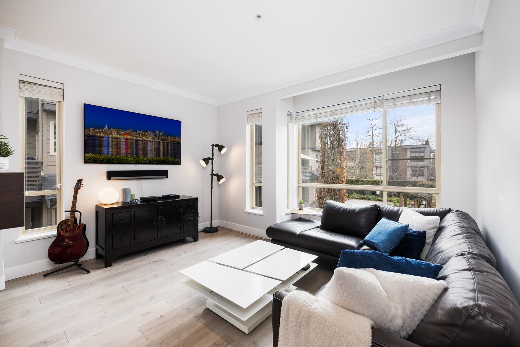 Listing image of 9 897 PREMIER STREET