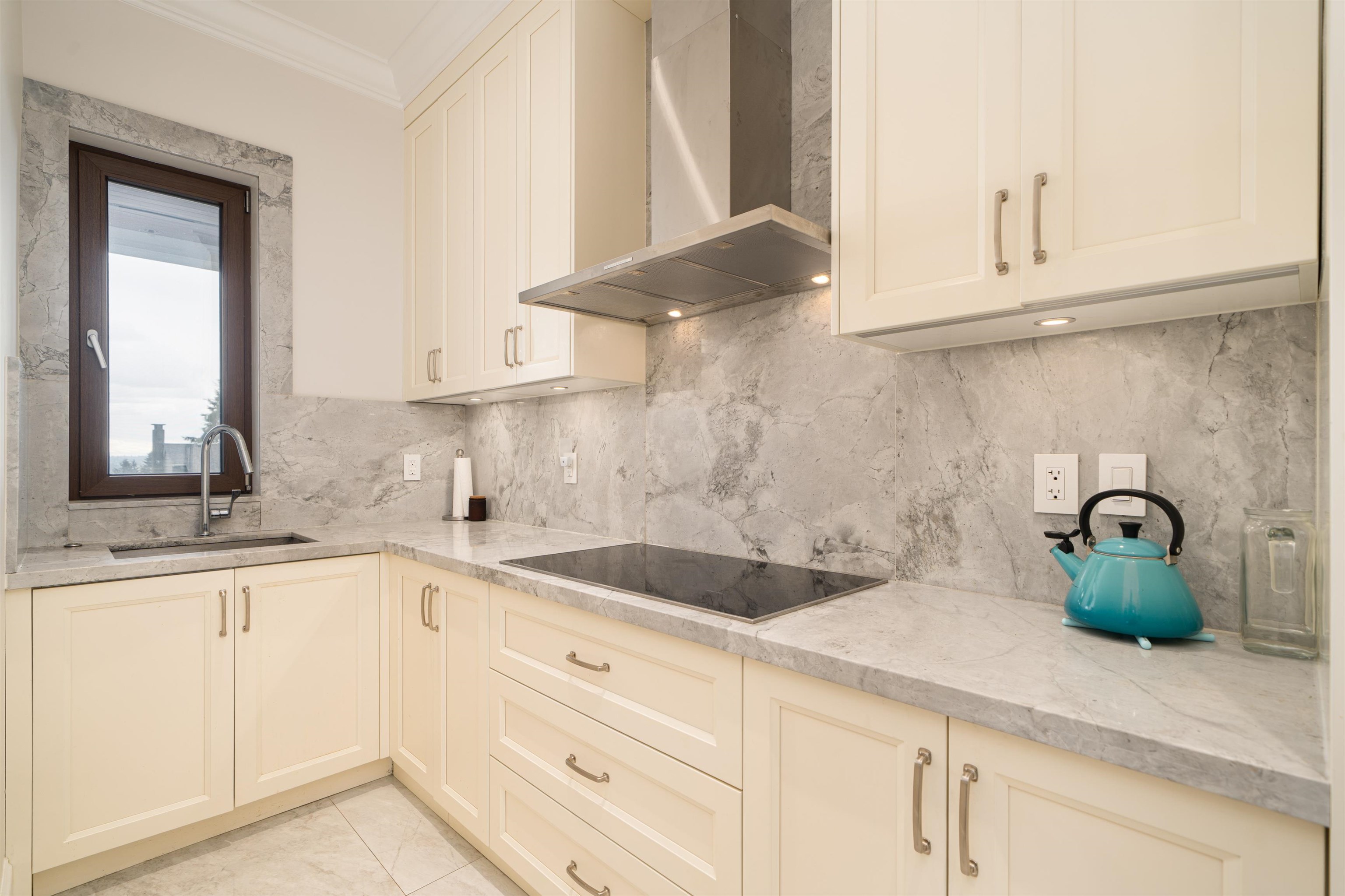 Listing image of 1410 MATHERS AVENUE