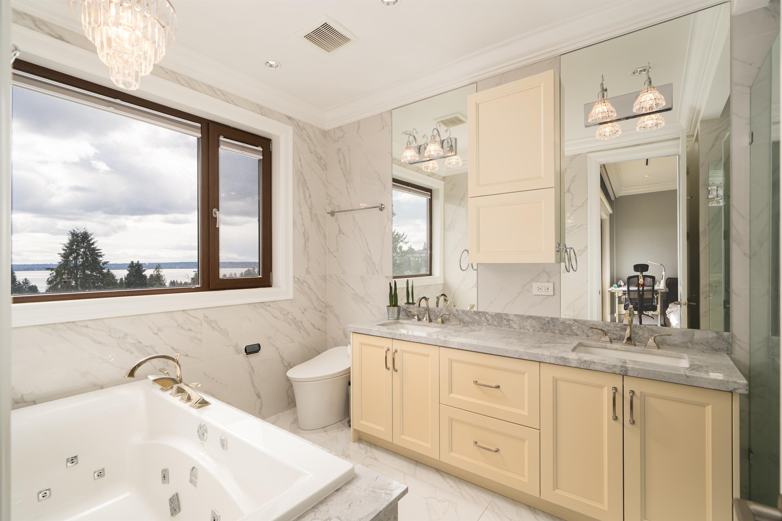 Listing image of 1410 MATHERS AVENUE