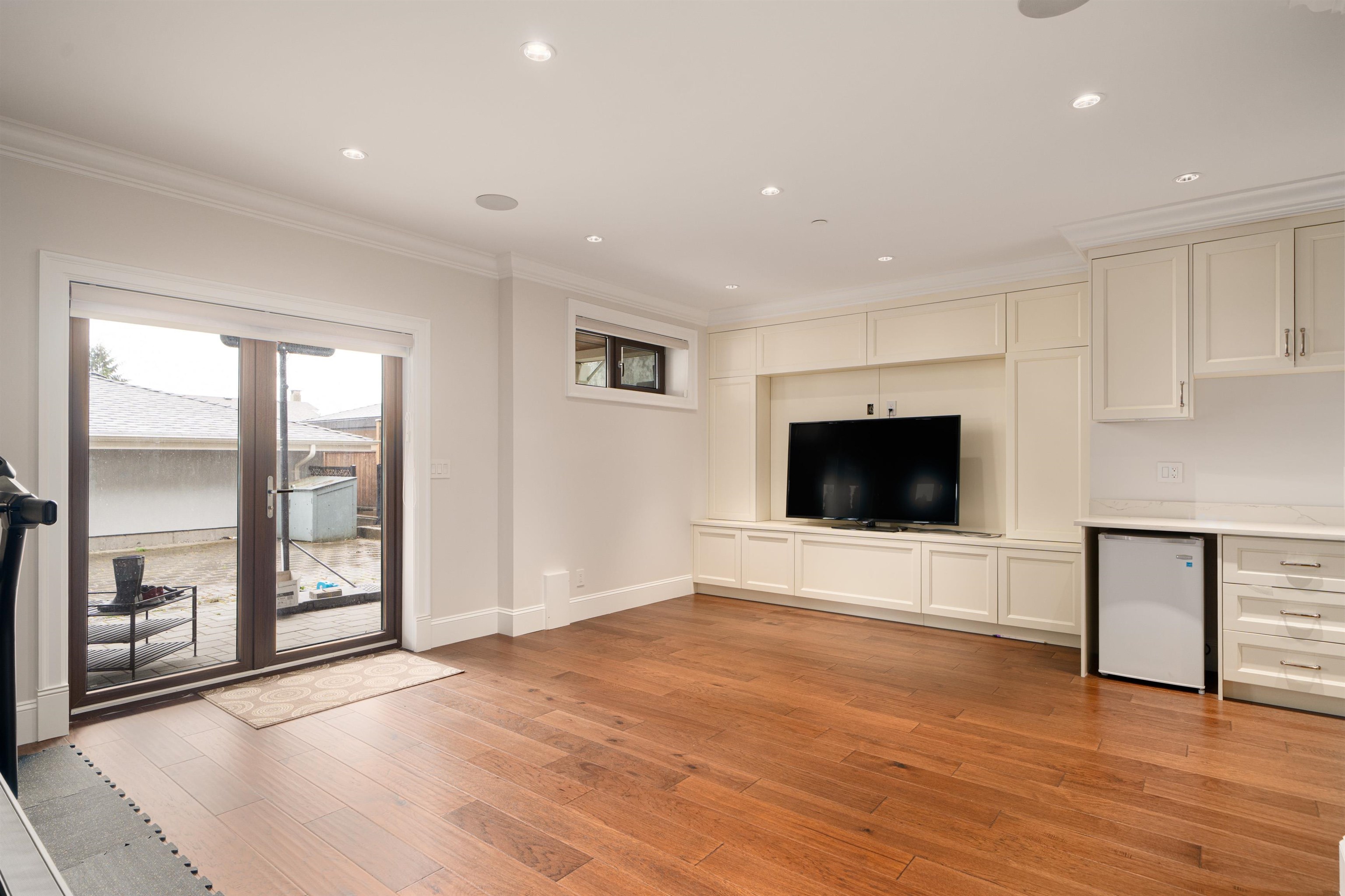 Listing image of 1410 MATHERS AVENUE