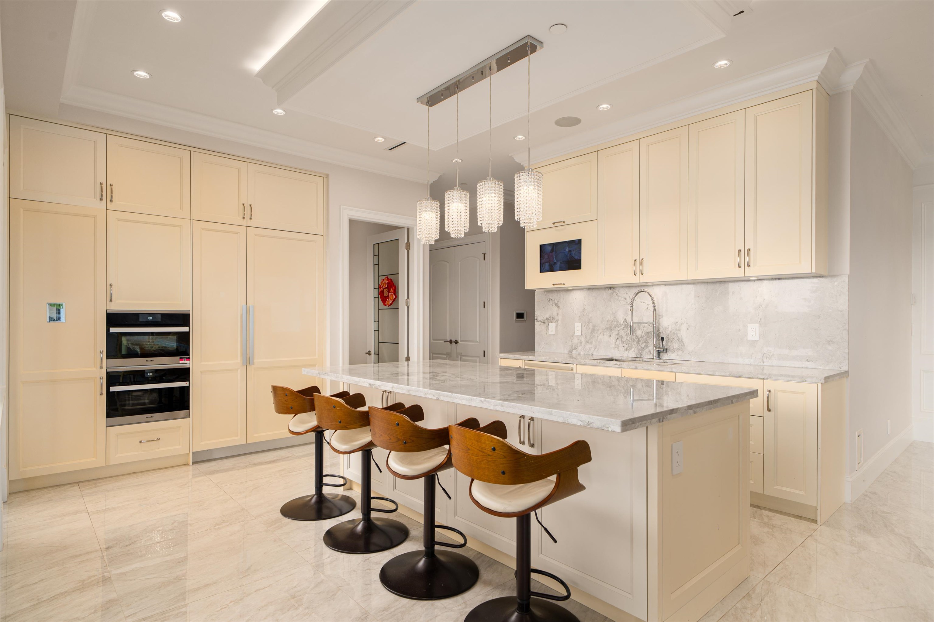 Listing image of 1410 MATHERS AVENUE