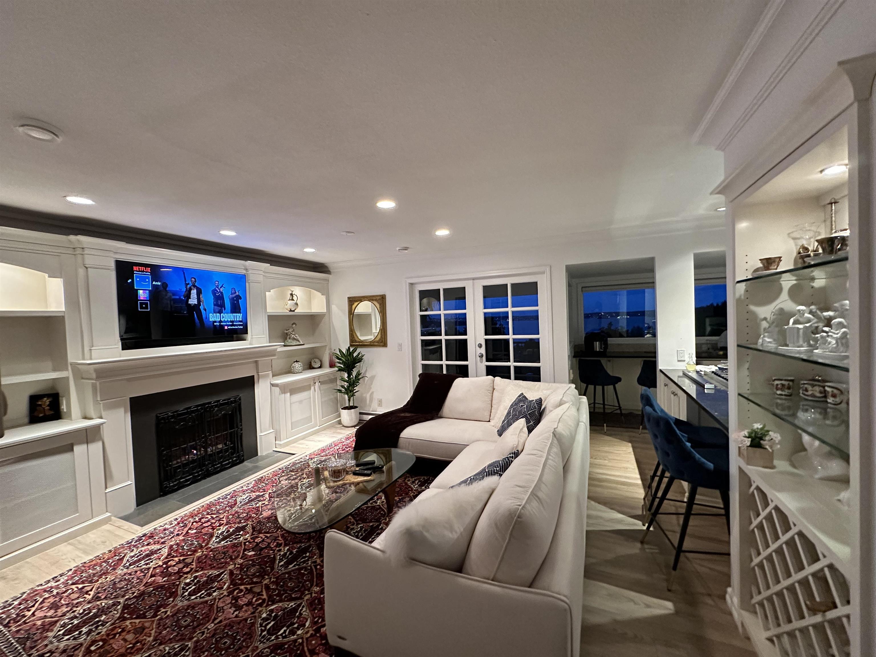 Listing image of 2390 PALMERSTON AVENUE