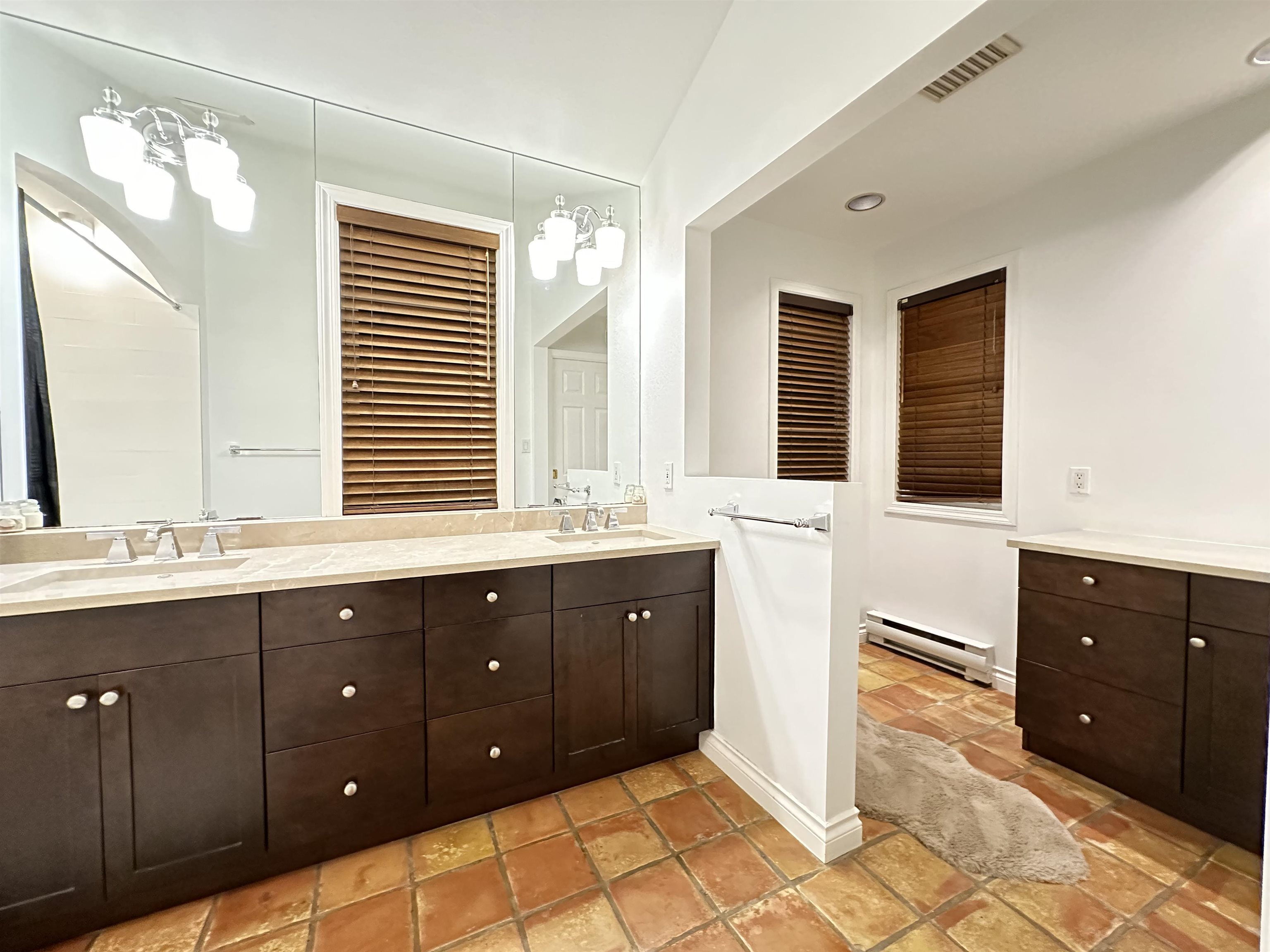 Listing image of 2390 PALMERSTON AVENUE