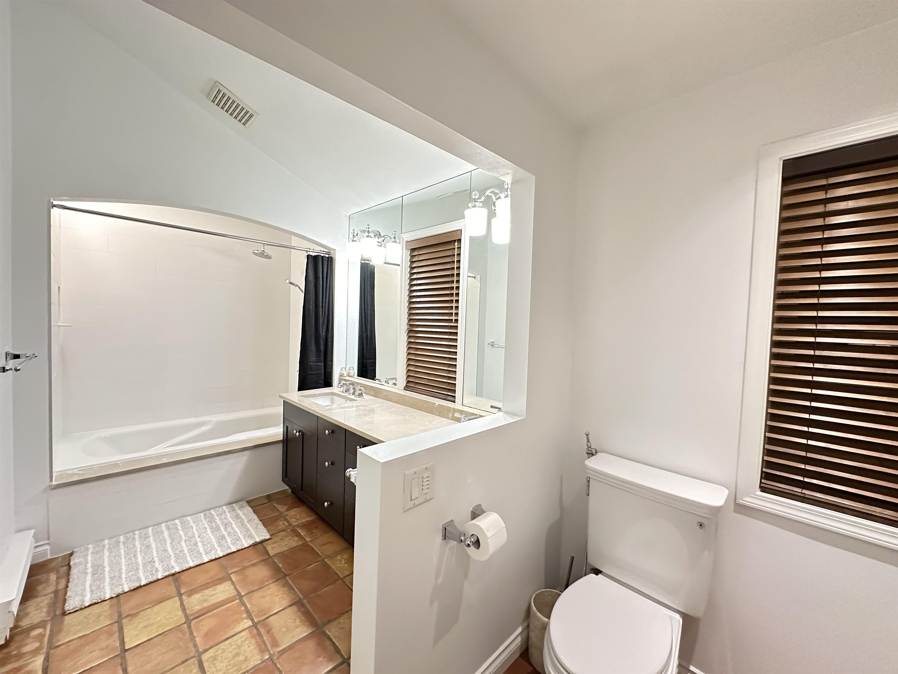 Listing image of 2390 PALMERSTON AVENUE