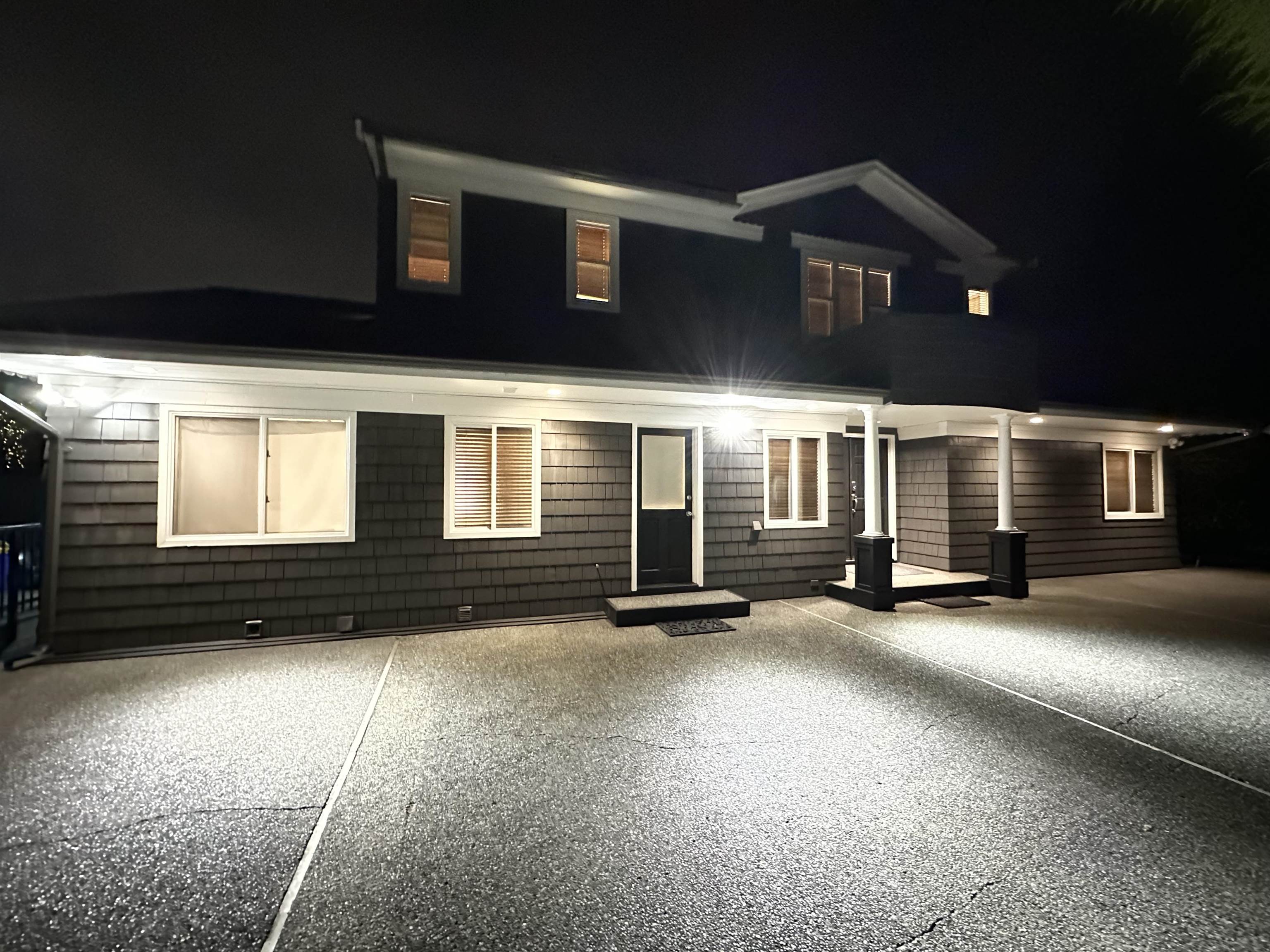 Listing image of 2390 PALMERSTON AVENUE