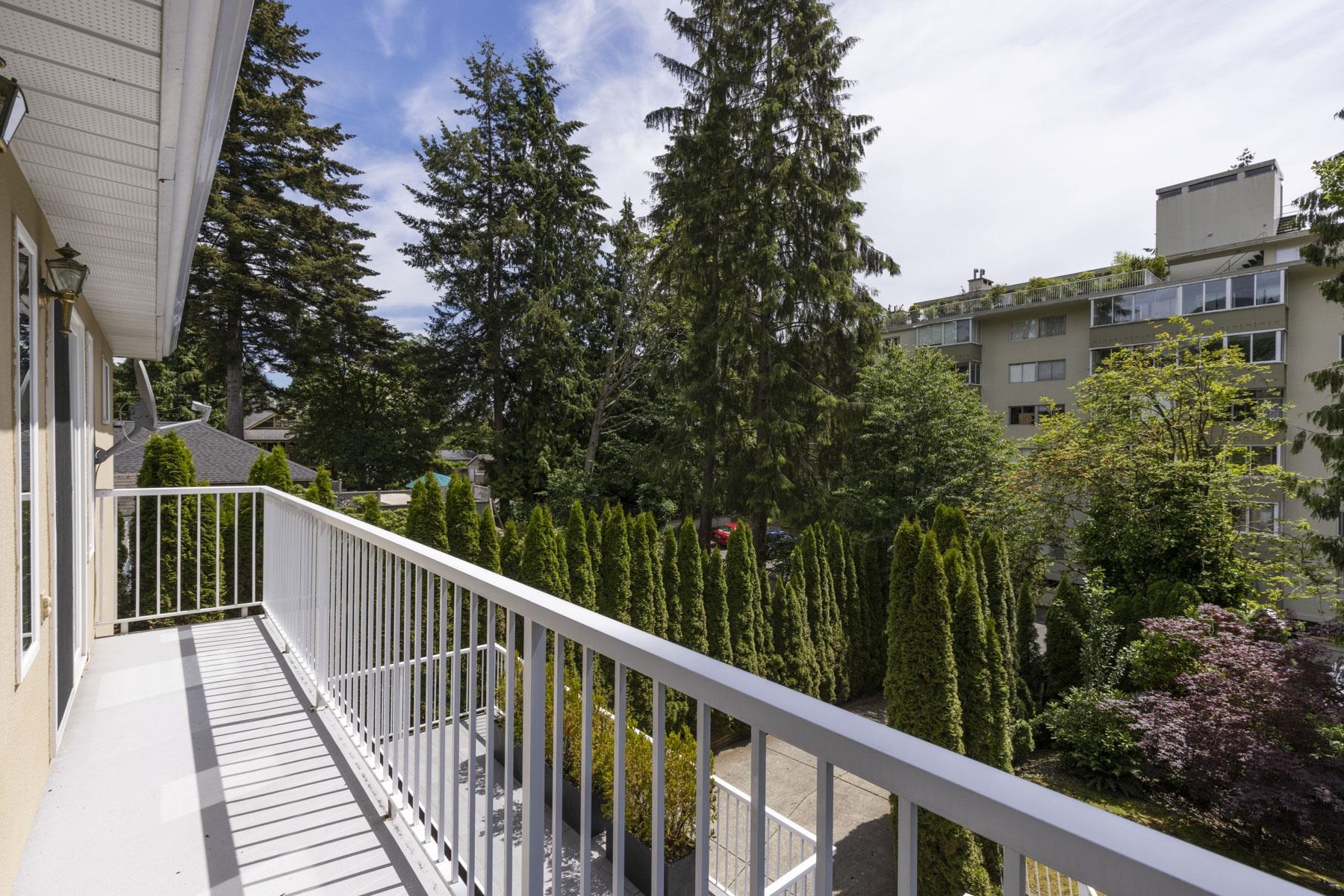 Listing image of 1426 FULTON AVENUE