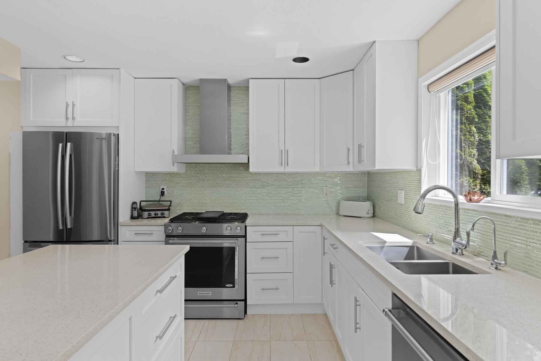 Listing image of 1426 FULTON AVENUE