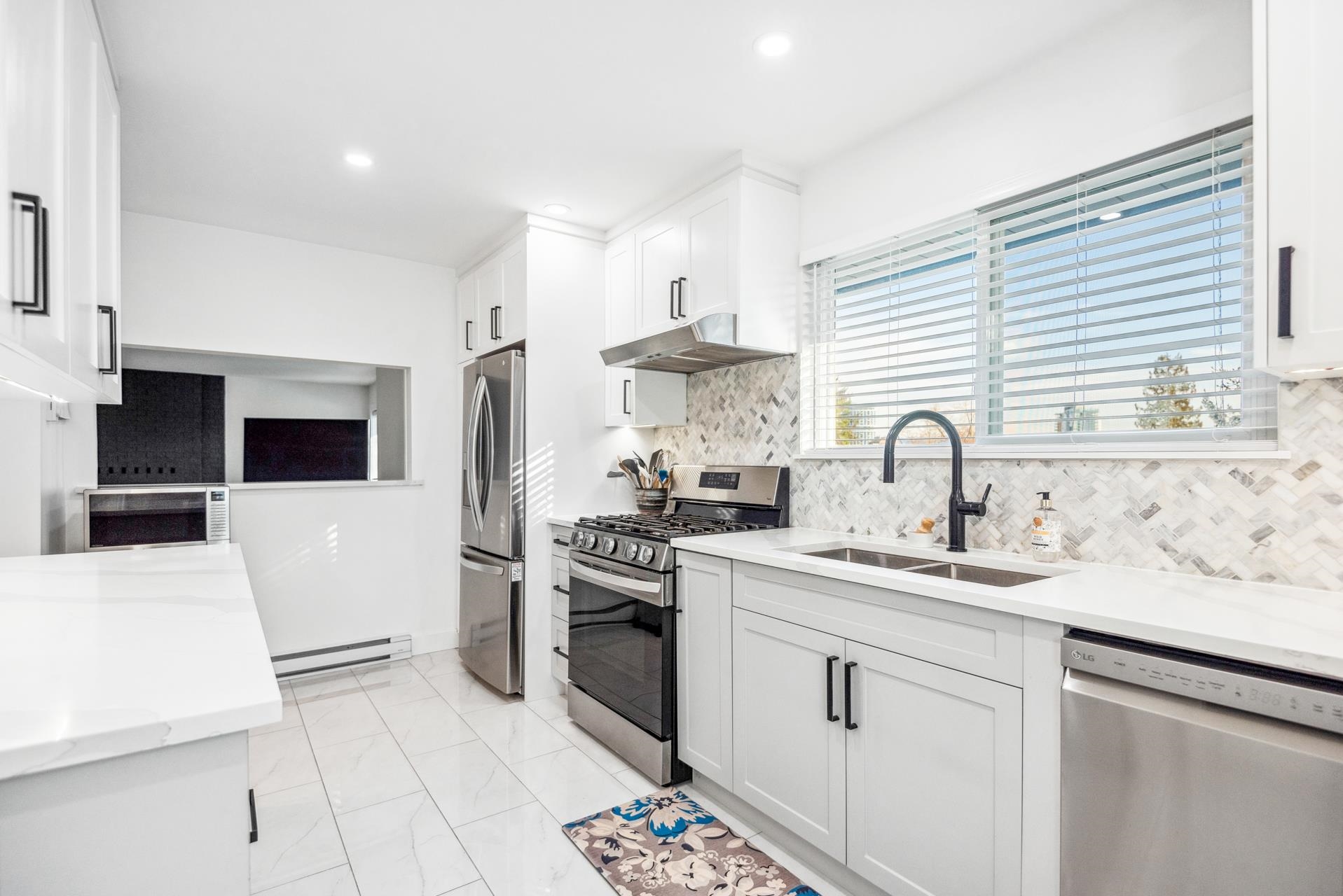 Listing image of 1162 SHAVINGTON STREET