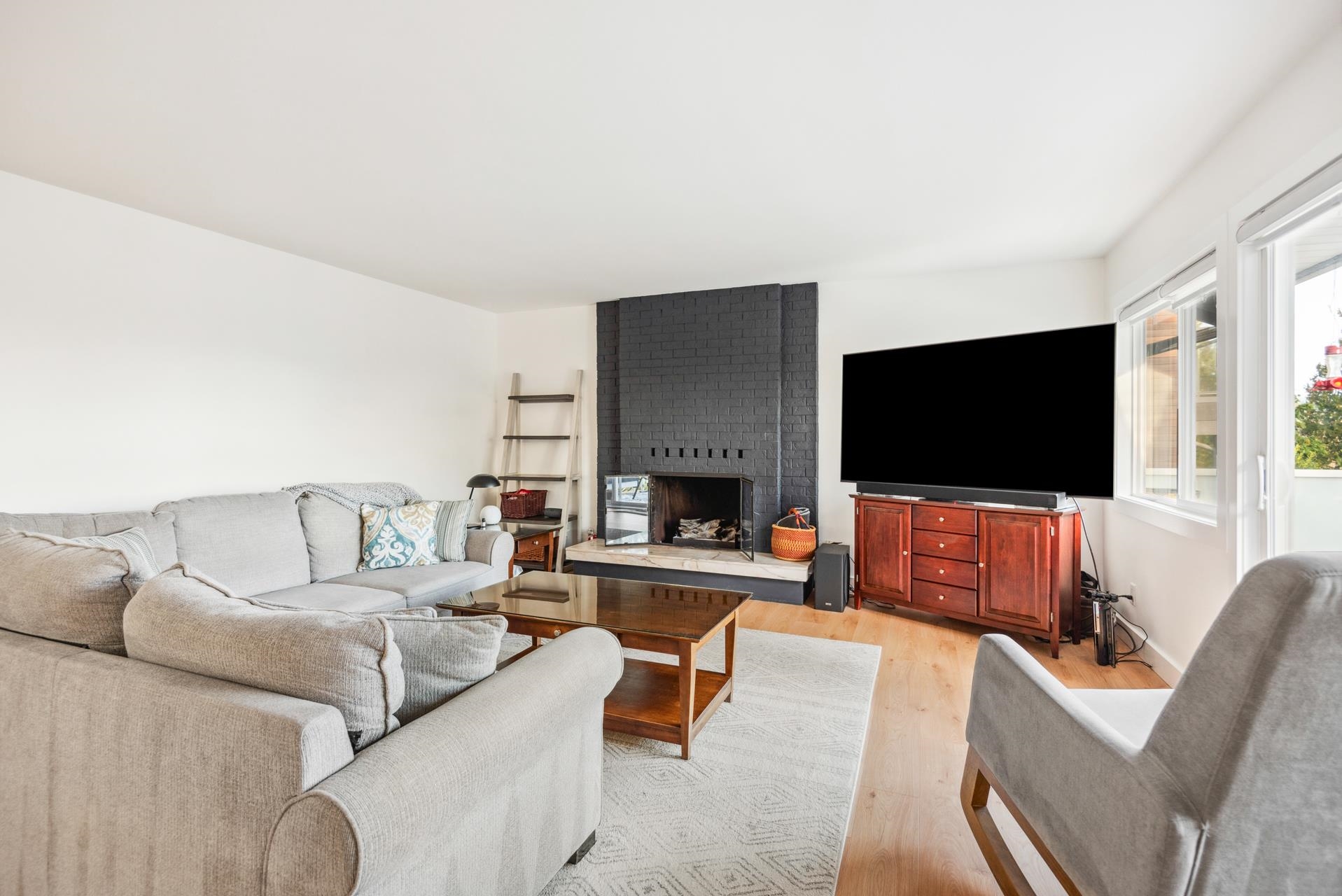 Listing image of 1162 SHAVINGTON STREET